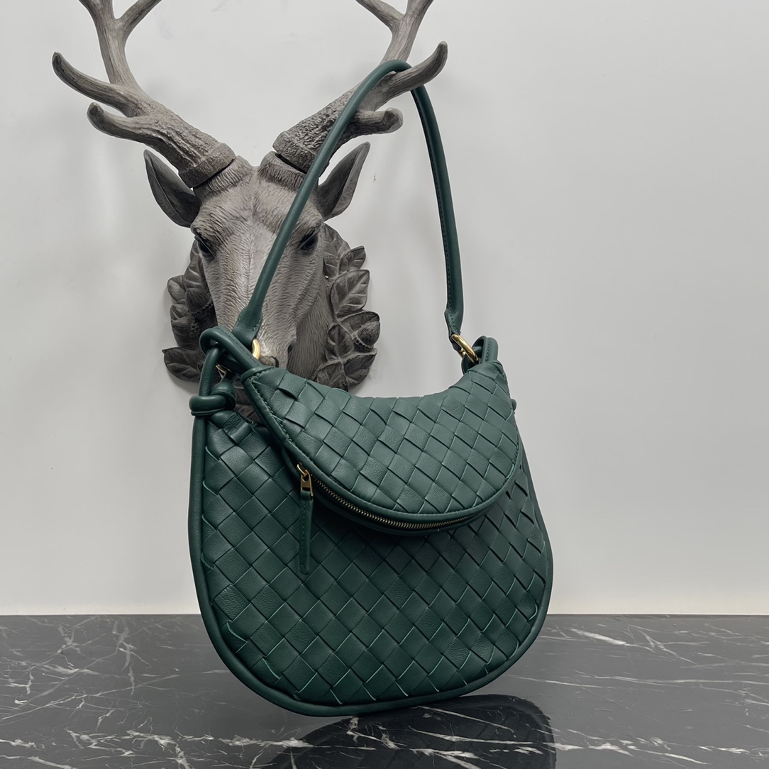 Bottega Veneta 不接受退换 仅限图片款图片色 Bottega Veneta :当下最 的Gemelli