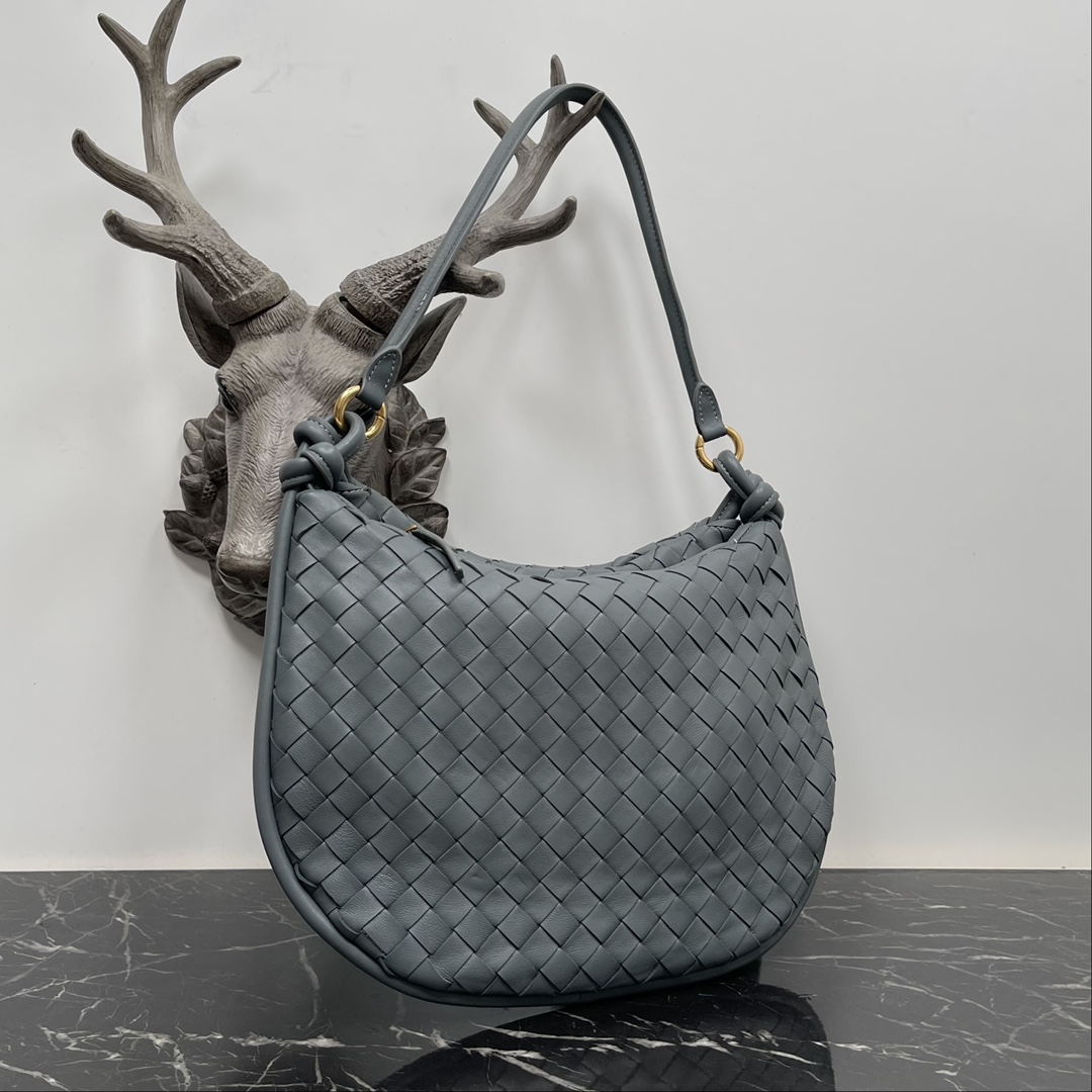 Bottega Veneta 不接受退换 仅限图片款图片色 Bottega Veneta Gemelli手袋 冬季秀场