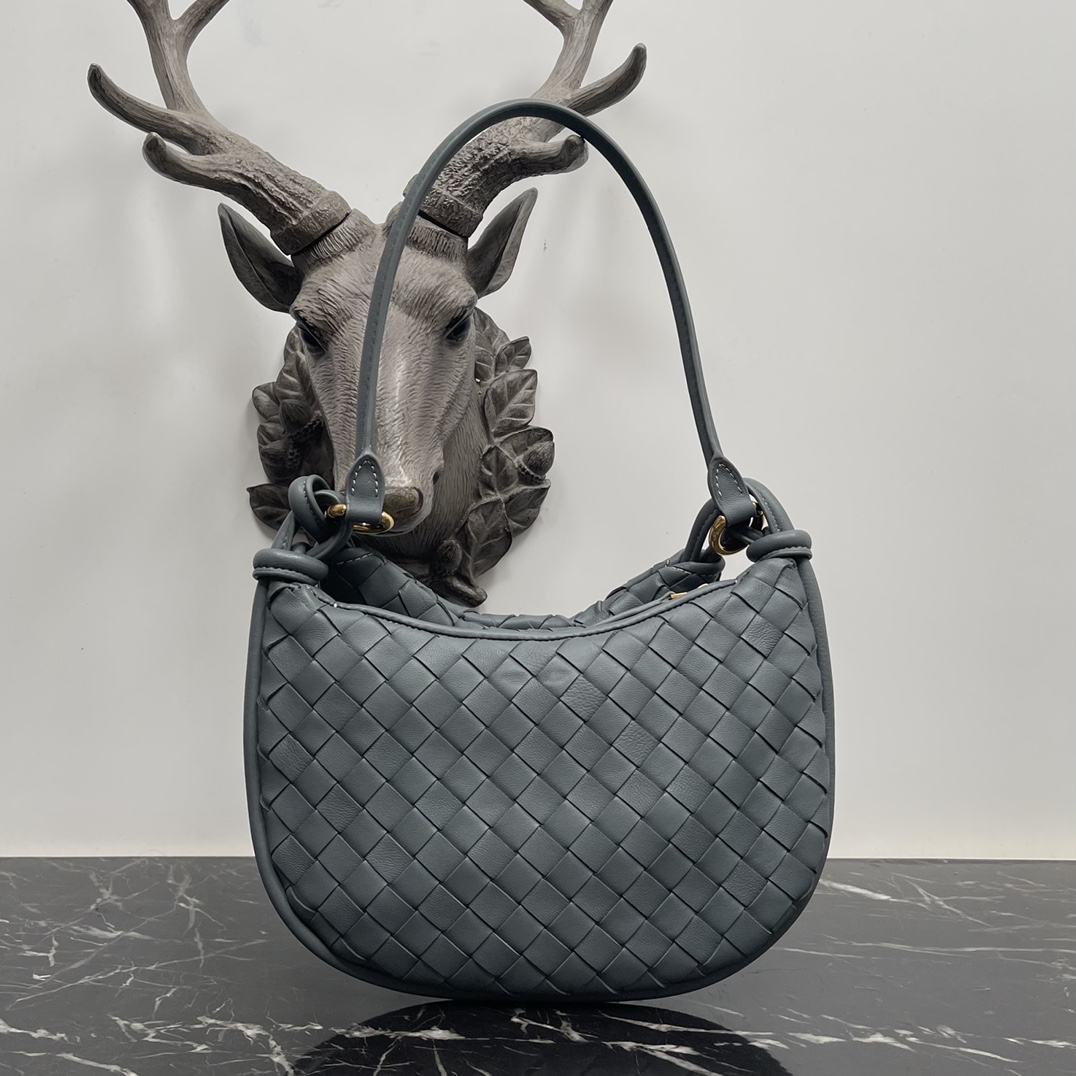 Bottega Veneta 不接受退换 仅限图片款图片色 Bottega Veneta :当下最 的Gemelli