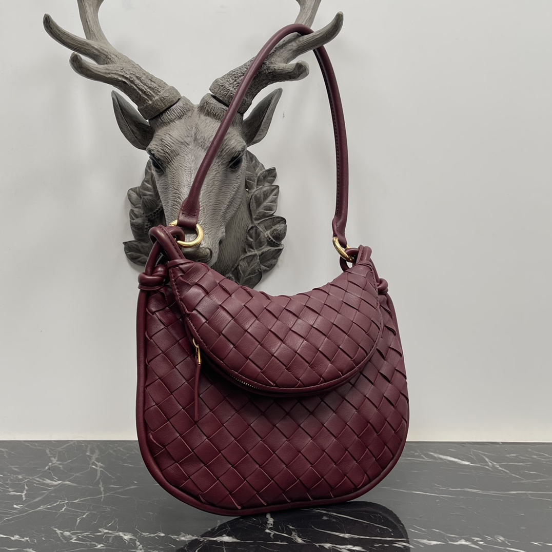 Bottega Veneta 不接受退换 仅限图片款图片色 Bottega Veneta :当下最 的Gemelli