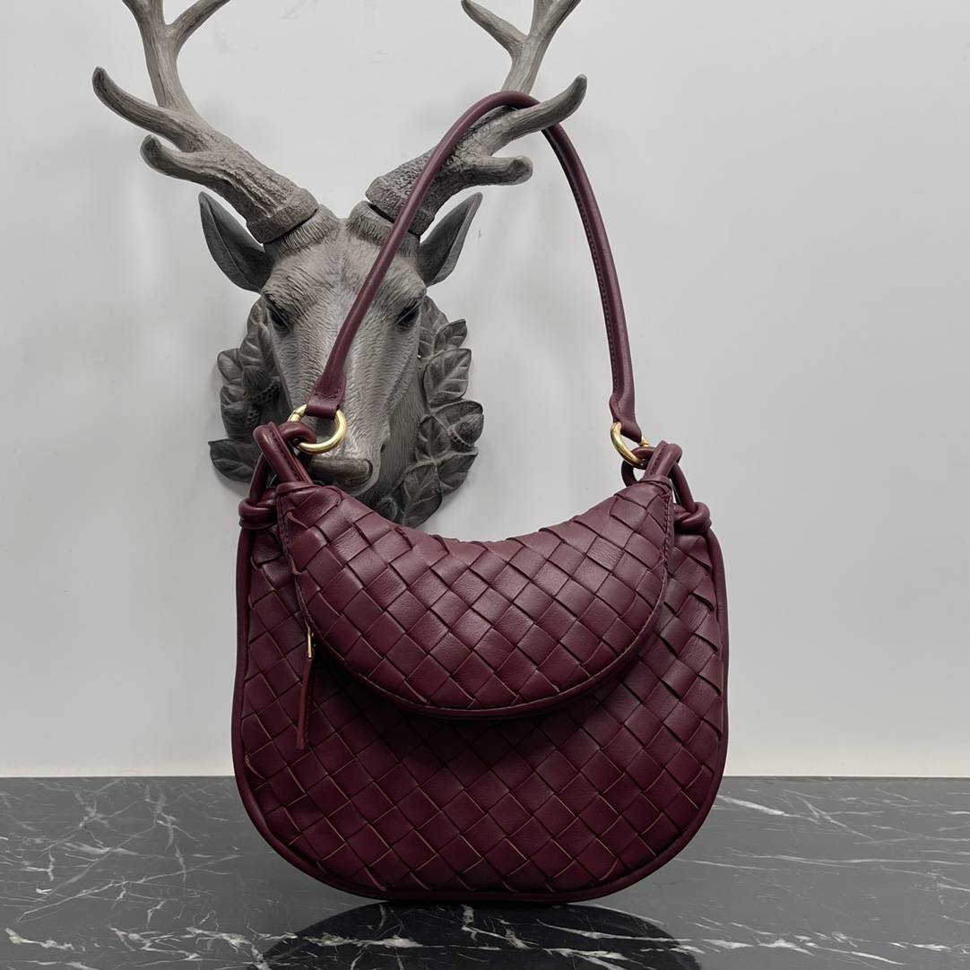 Bottega Veneta 不接受退换 仅限图片款图片色 Bottega Veneta :当下最 的Gemelli