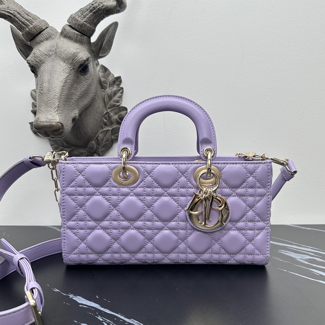Dior Product _diAqfrVF5GvJyjxDTcGhXCnHQaGxe2ClxBWQZpg