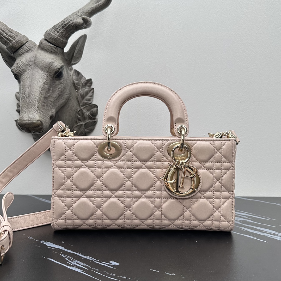 Dior Product _d9WqfykrhARDTpk8O8Wzzfk5js_-LPM2bwFFIBg
