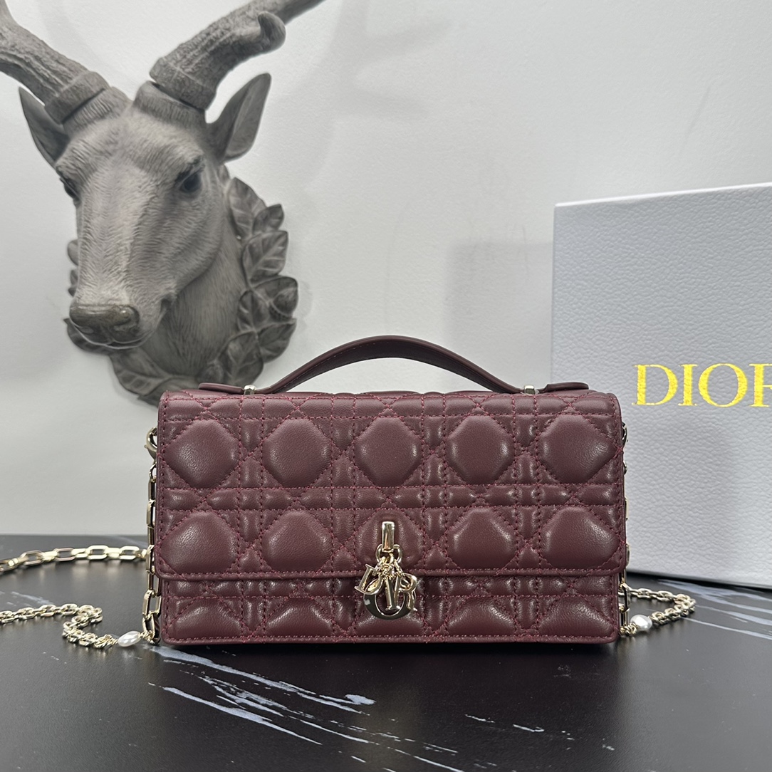 Dior Product _djhqfs6pMYlC0ulmemESZfHWLBSmCEXPl8OvEKQ