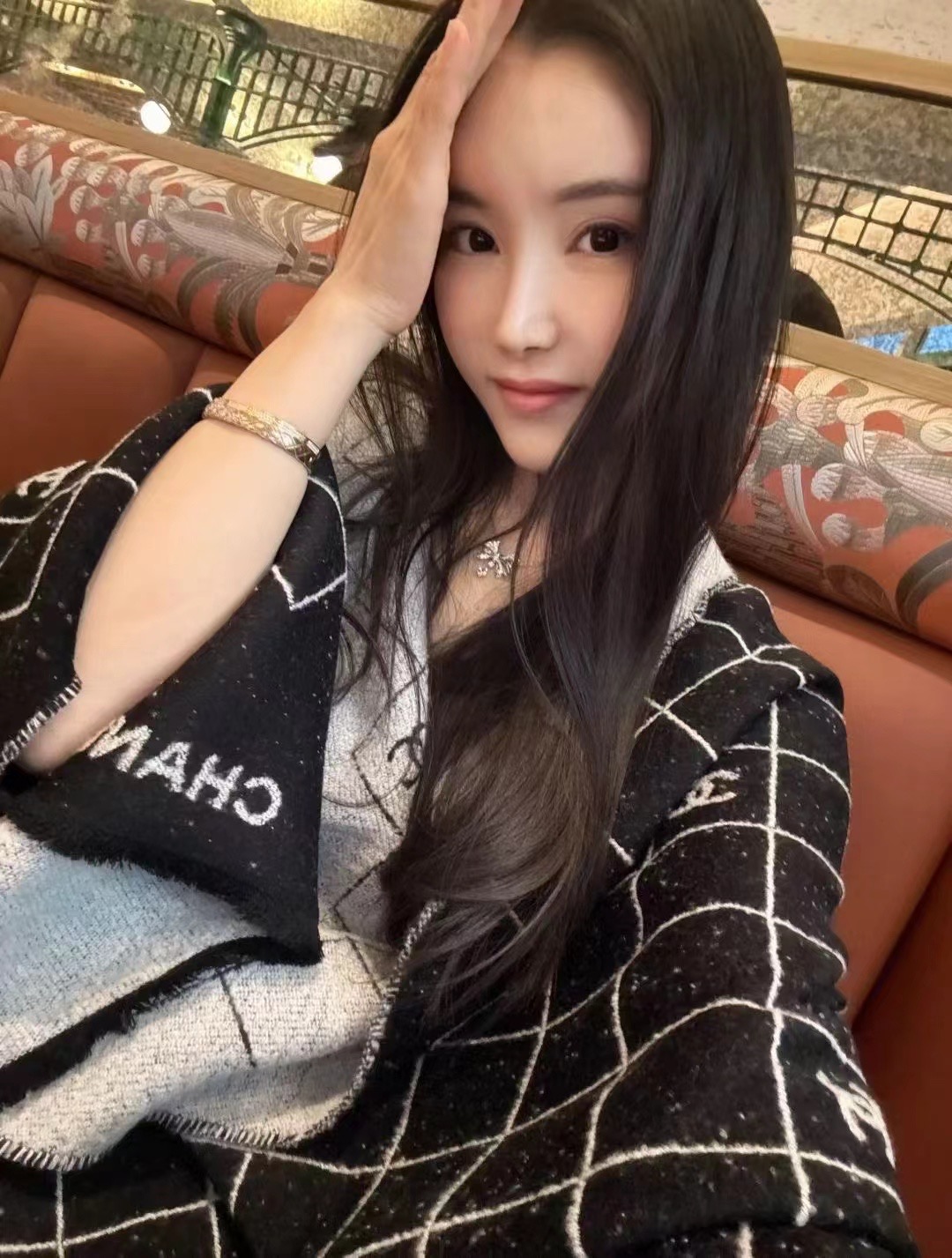130💰香奈儿新款上新，羊绒围巾双面色
