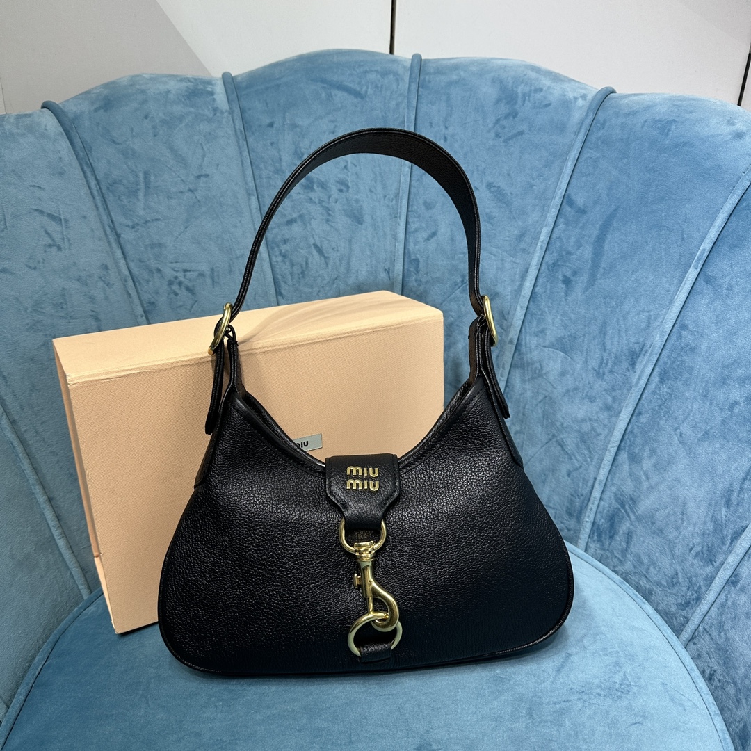 ¿Dónde debo comprar réplica?
 MiuMiu Bolsos de mano Bolsos cruzados y bandoleras Negro Oro Vintage Underarm