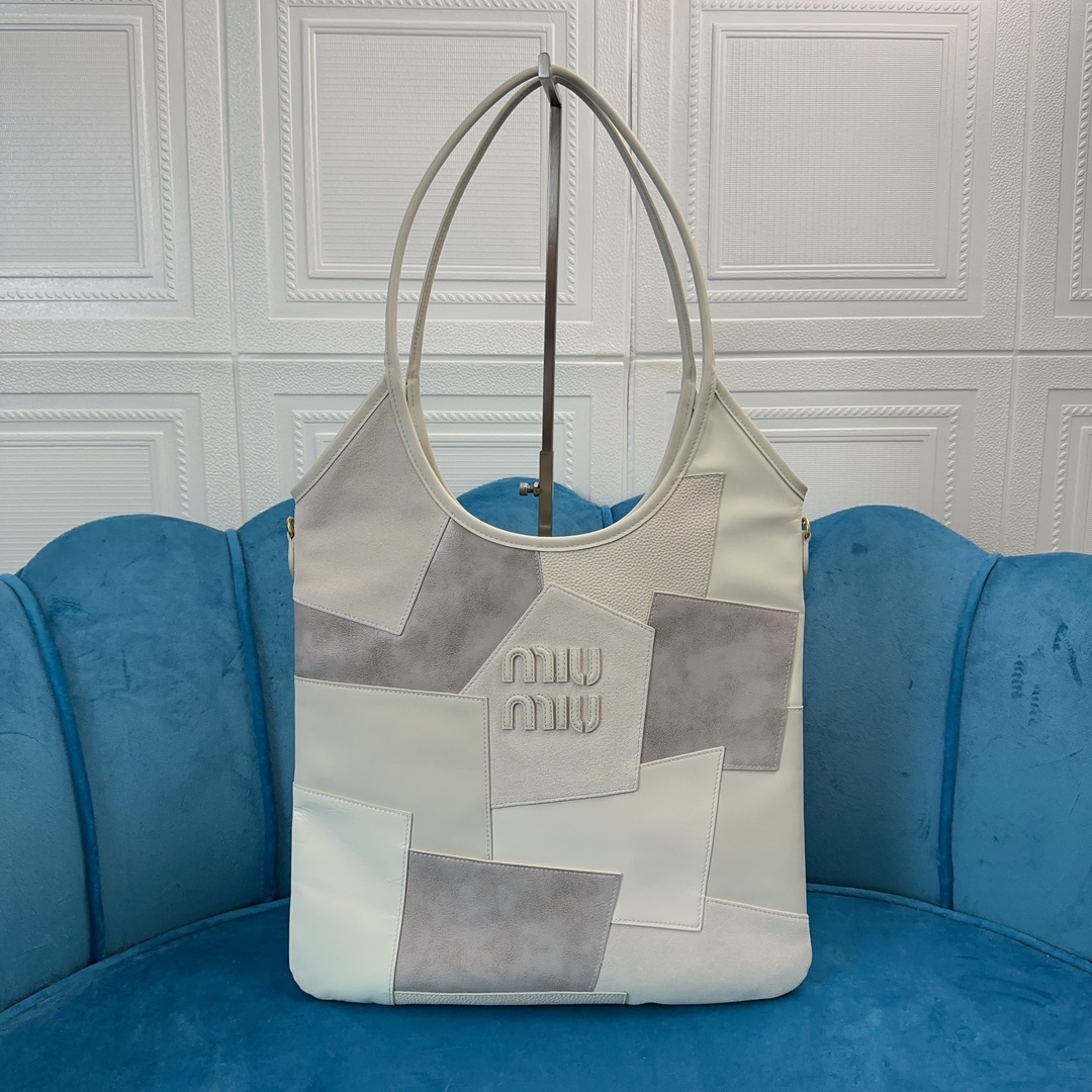 MiuMiu Bolsos de Tote Costura Piel de vaca Cuero