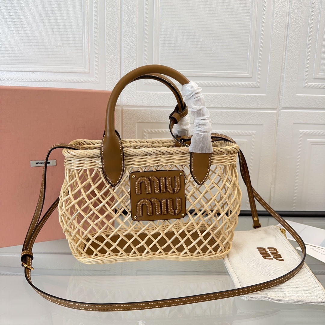 MiuMiu Bolsos de mano Algodón Tejido Rafia de paja Colección verano Vintage