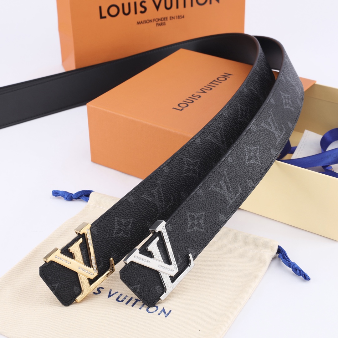    LV男士时尚用品，精密电镀五金不锈钢扣  搭配专柜对版带身， 结合奢华款现代 Taurillon 