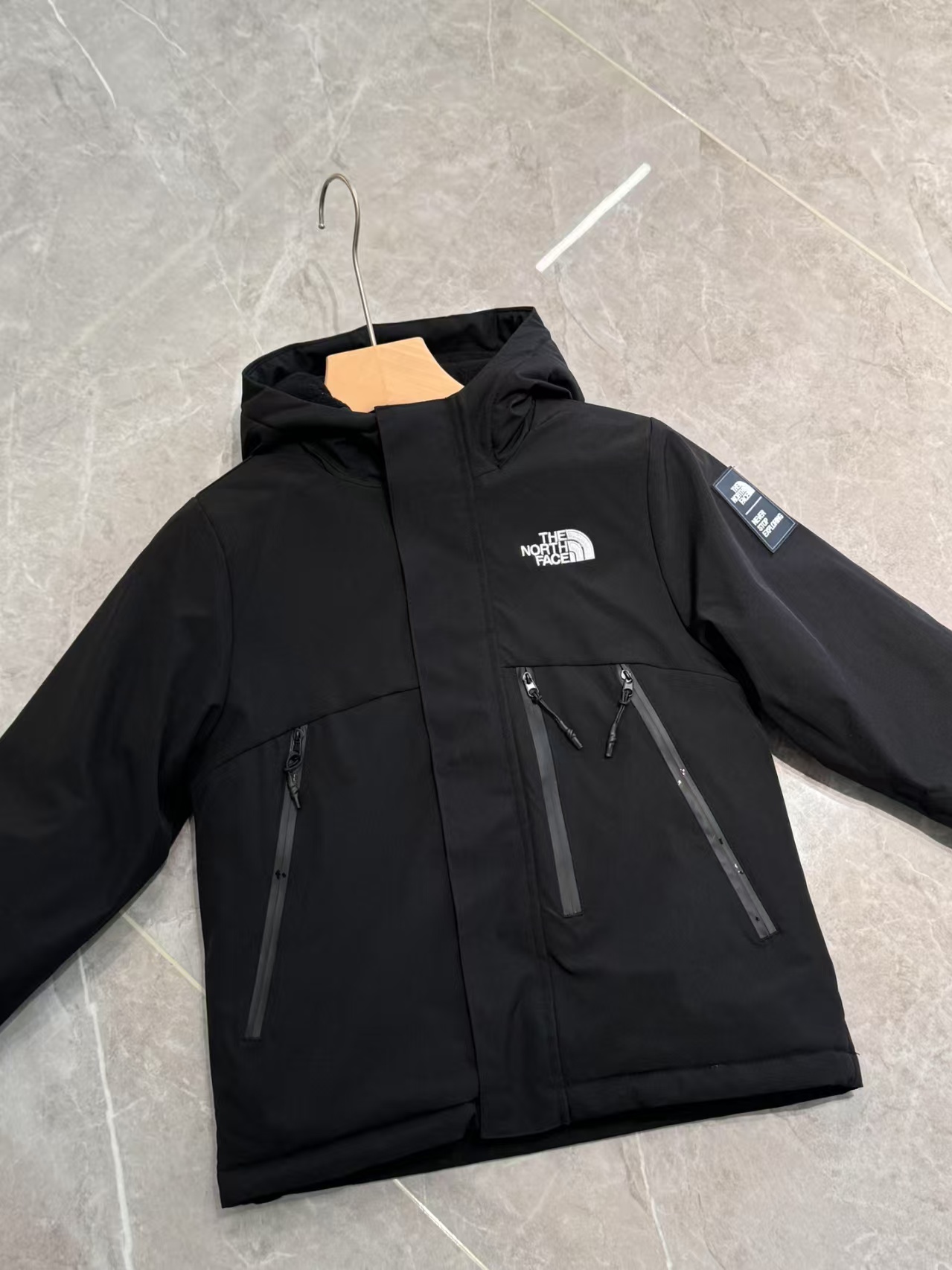 “The North Face Rainproof Cotton Ski Suit for North Korean Children” - 图片 5