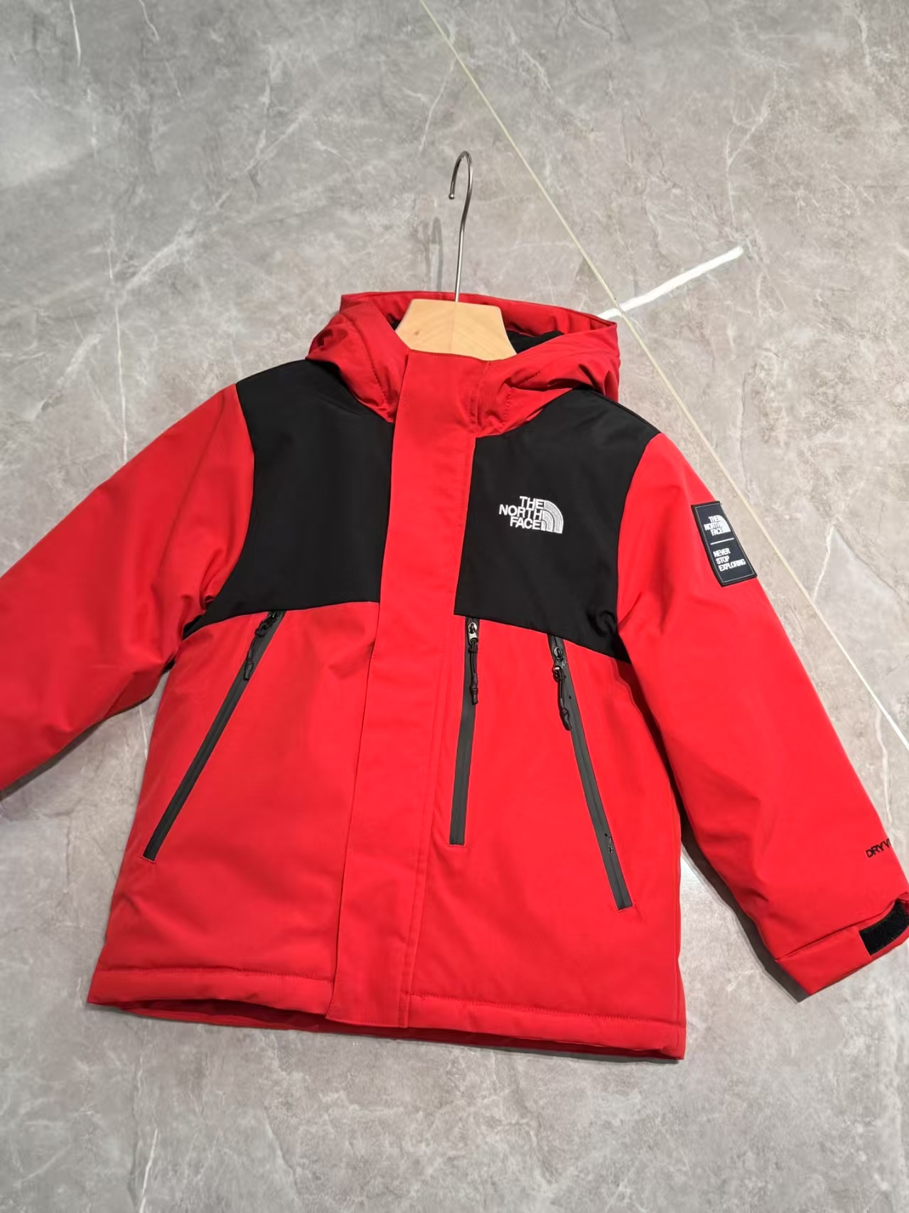 “The North Face Rainproof Cotton Ski Suit for North Korean Children” - 图片 6