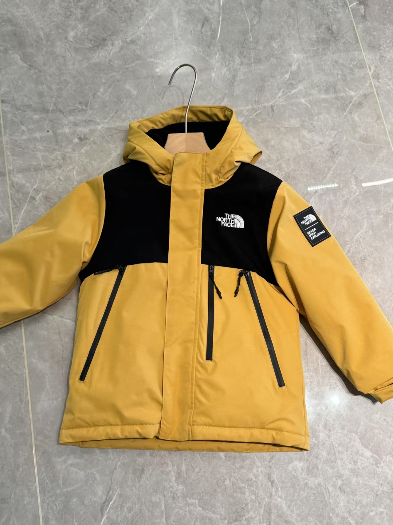 “The North Face Rainproof Cotton Ski Suit for North Korean Children” - 图片 7