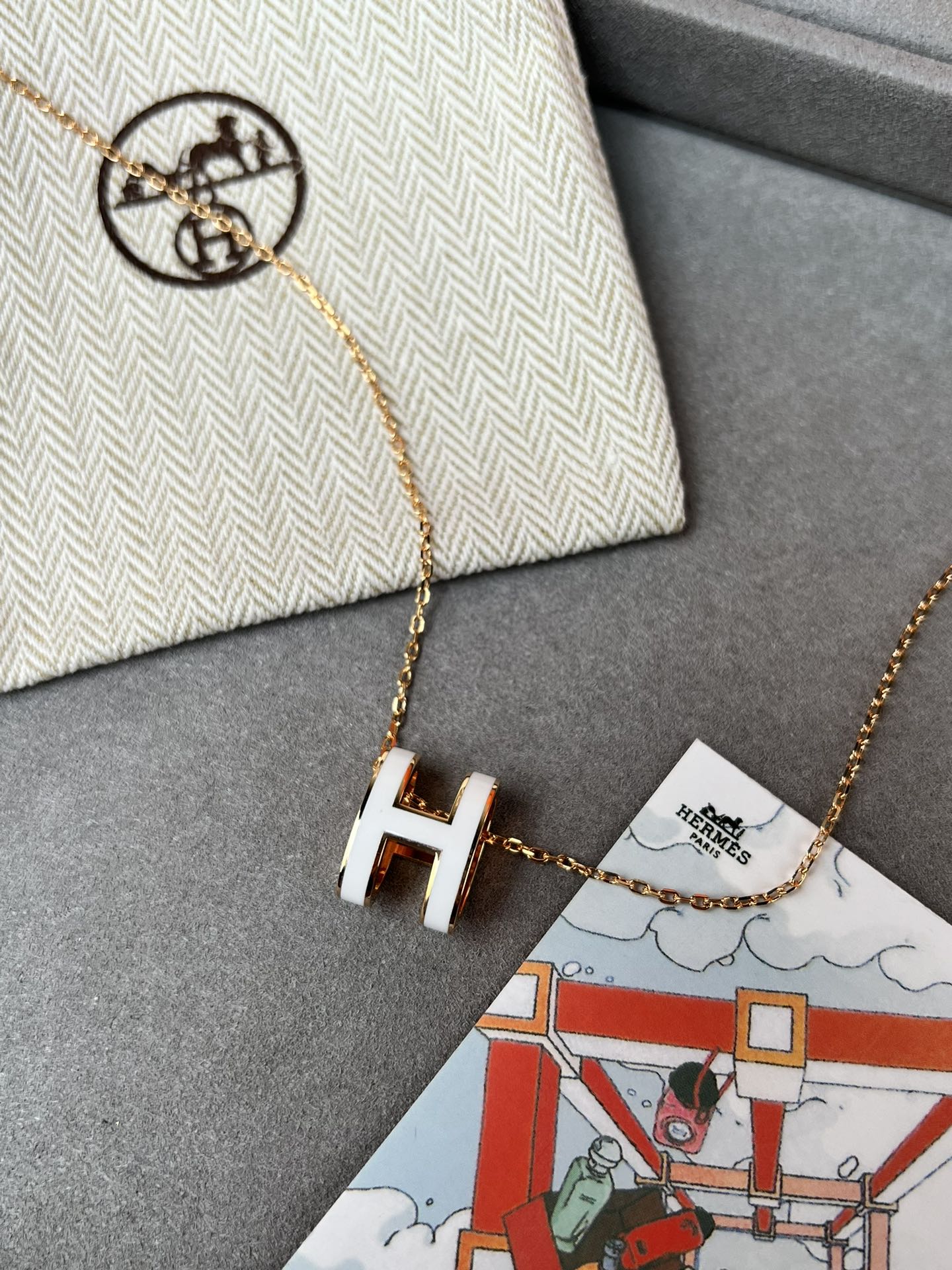 Classic "H" Enamel Pendant Necklace - Comprehensive 6