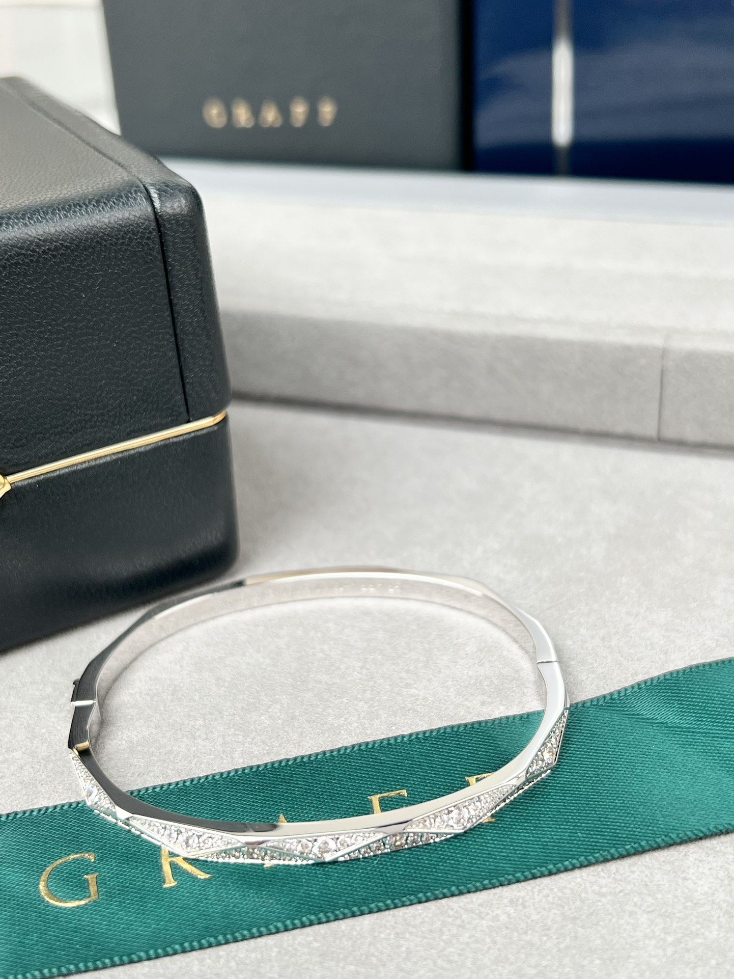 Wholesale price 600 The new Graf is full of drill bracelets. - 图片 4