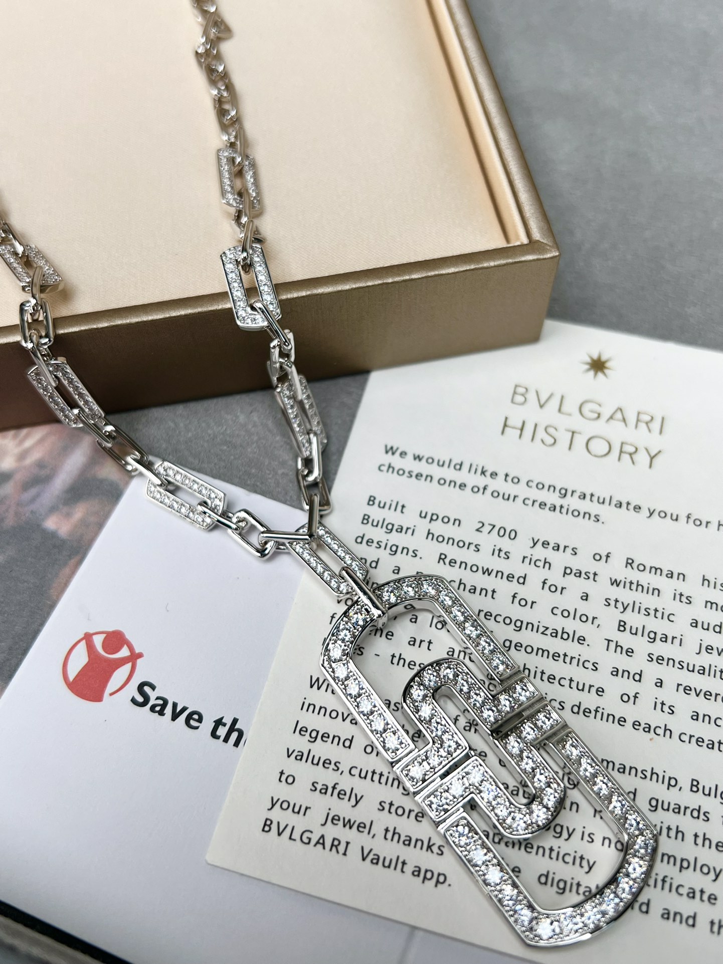 “Retrogressive Jewelry Design: Orderly, Sparkling, Nature-inspired Beauty with Smooth Respiration” - 图片 3