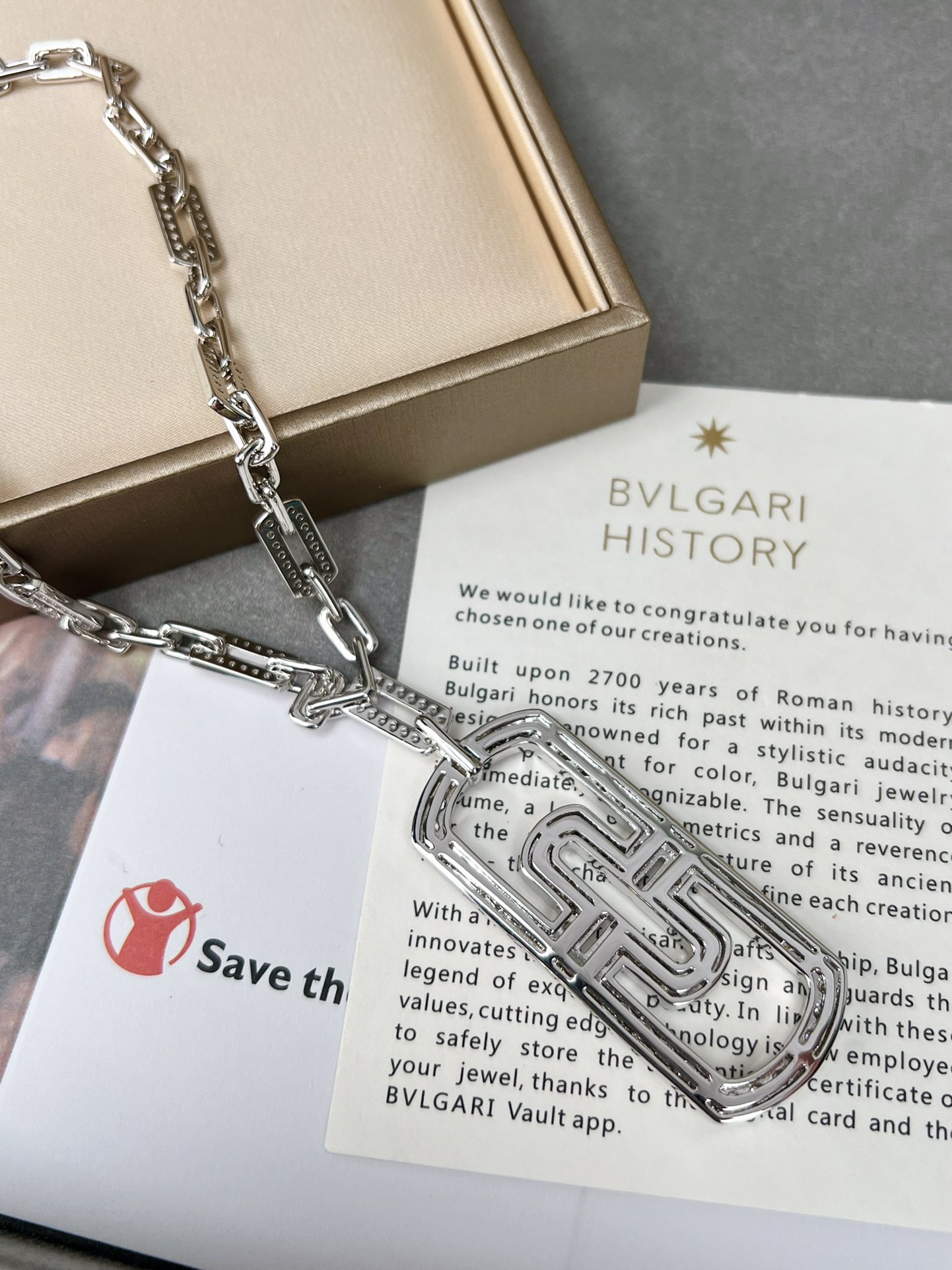 “Retrogressive Jewelry Design: Orderly, Sparkling, Nature-inspired Beauty with Smooth Respiration” - 图片 5