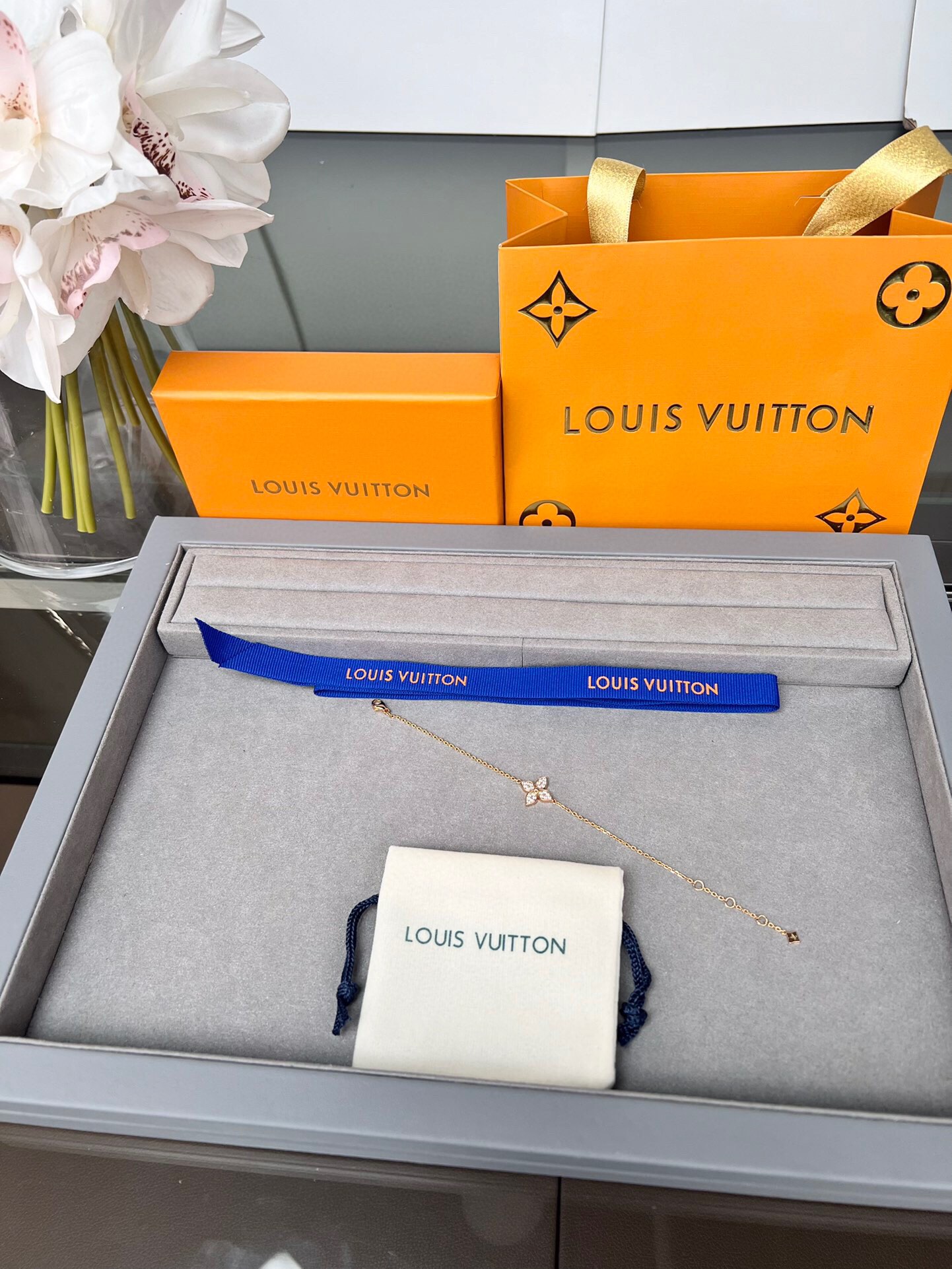 Louis Vuitton Sieraden Armbanden Met diamanten gezet