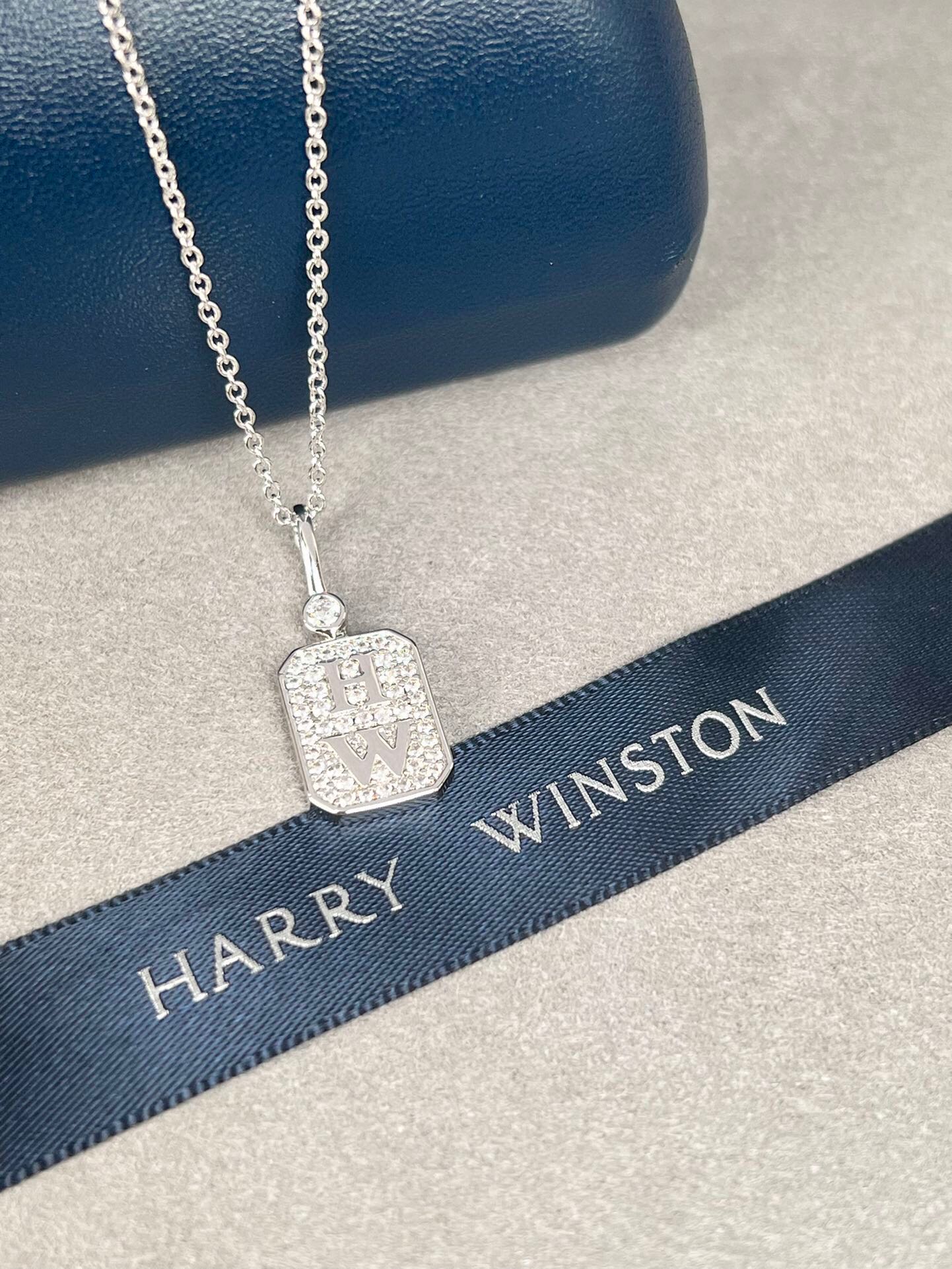 Harrywinston香水瓶项链大号HarryWinston海瑞温斯顿香水瓶项链HWlogo项链正面浮