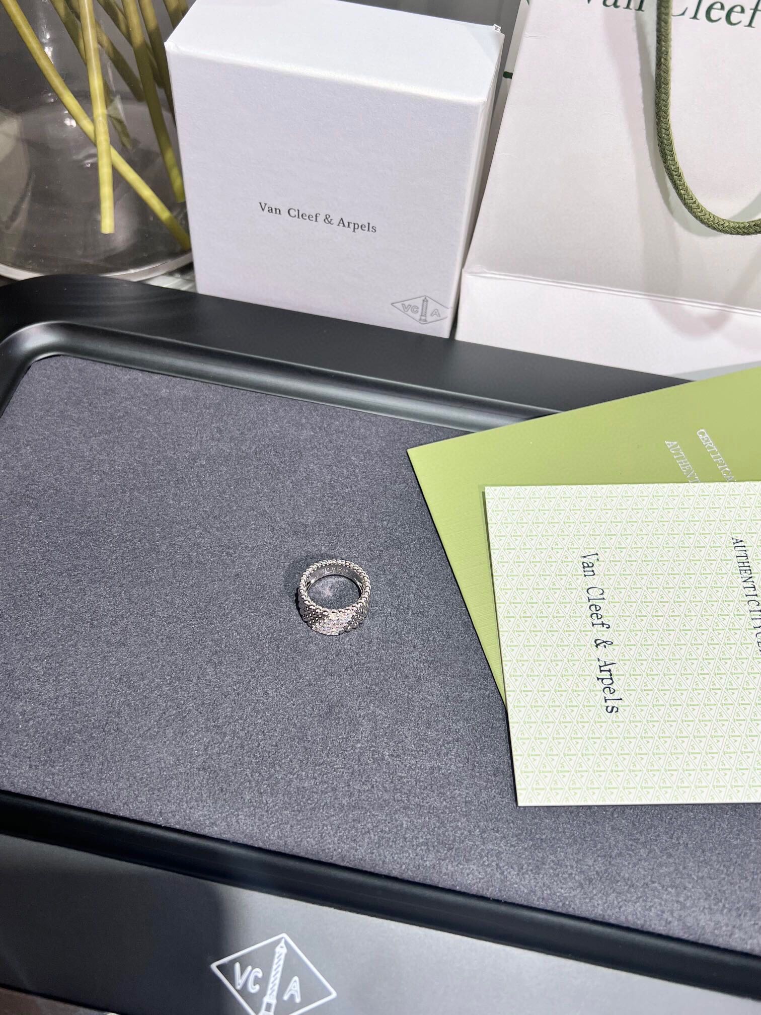 “Querlee Series Rings: Wholesale Price 460, Five Rows of Gold Bells and Diamonds” - 图片 2