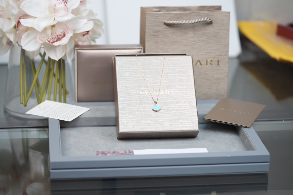 新款宝格丽经典款小裙子项链绿松石项链太唯美了吧！