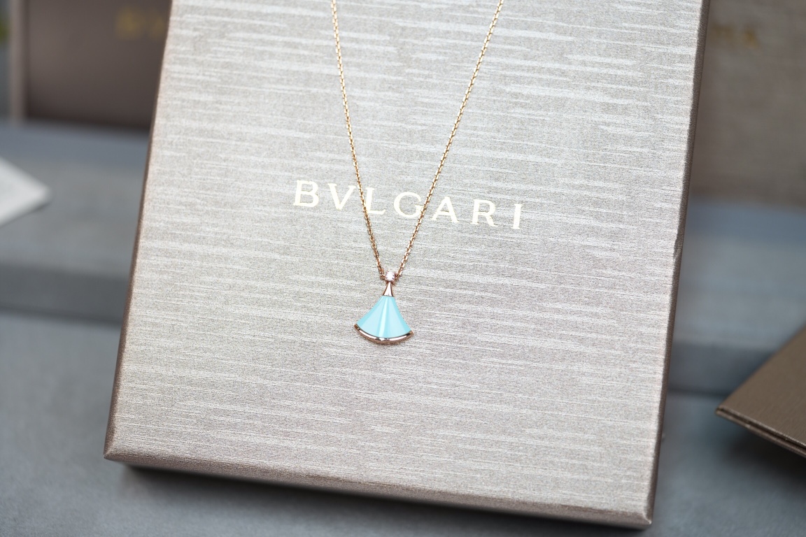 新款宝格丽经典款小裙子项链绿松石项链太唯美了吧！