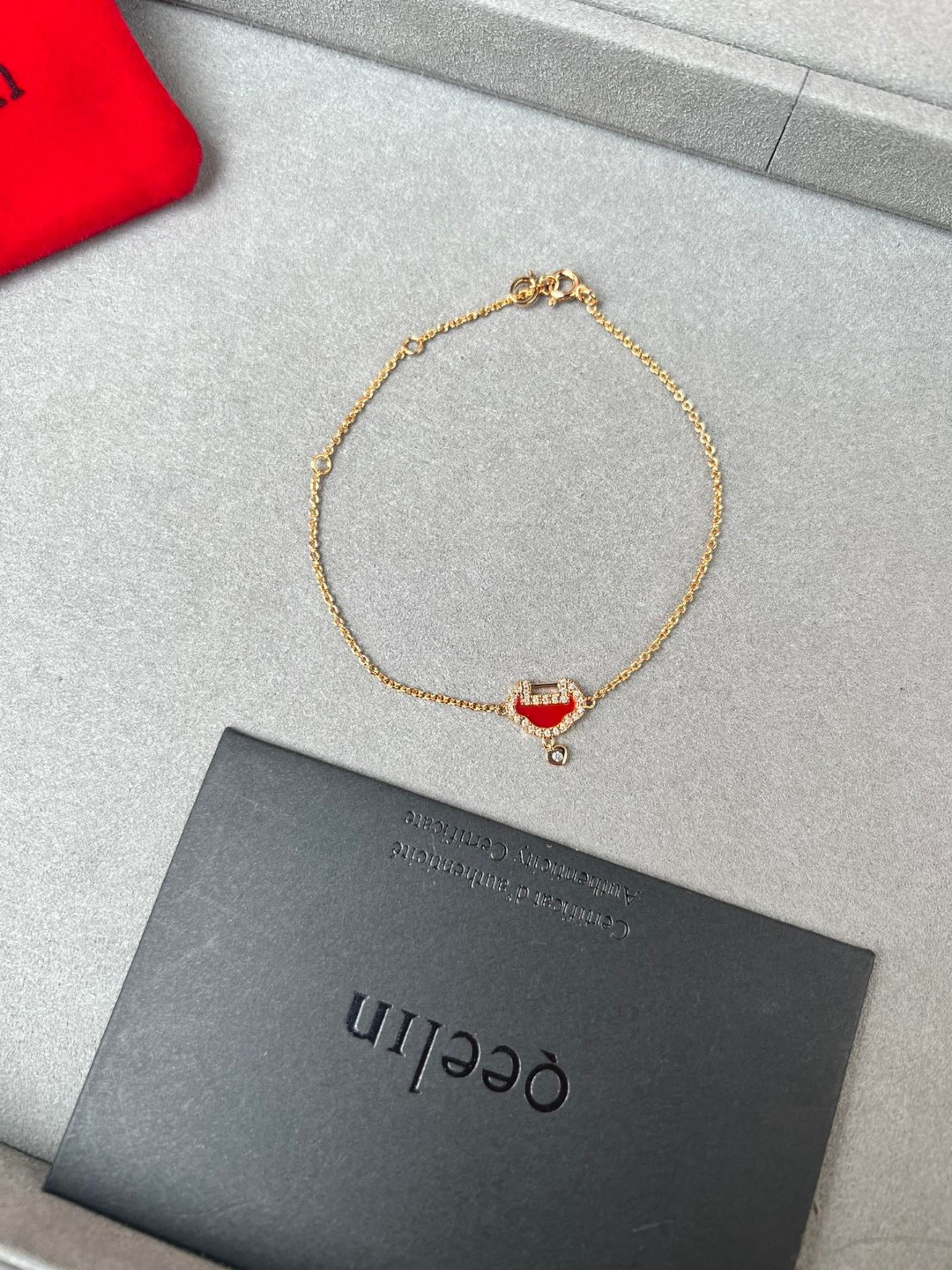 Qeelin Quillin Safe Lock: Handcuff Jewelry Yu Yi Series – Symbolic Peace and Protection Inspiration - 图片 8