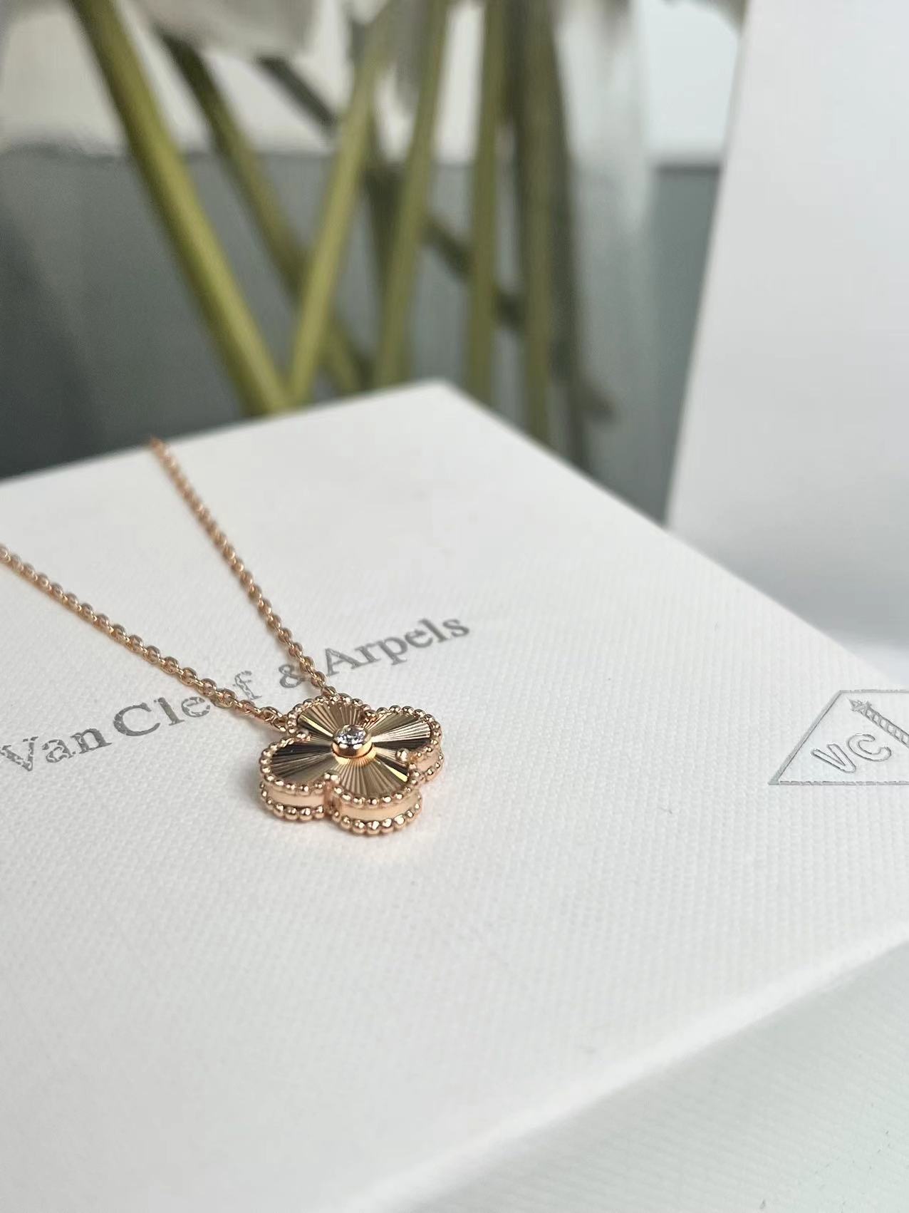 Van Cleef Arpels Van Cleef Arpels 130