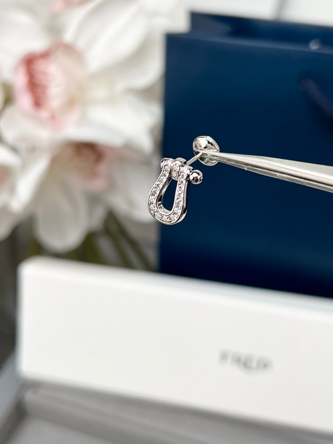 Stylish £280 Fred Maverick Earrings with 40 Round Drills for Fashionable Women. - 图片 7
