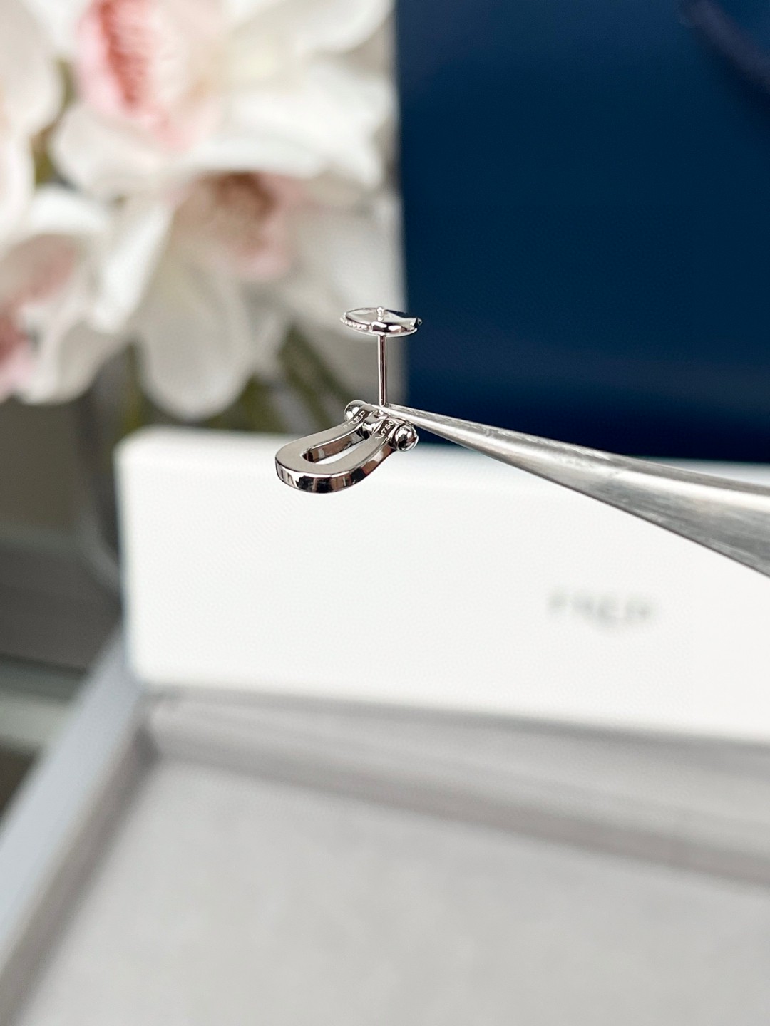 Stylish £280 Fred Maverick Earrings with 40 Round Drills for Fashionable Women. - 图片 9