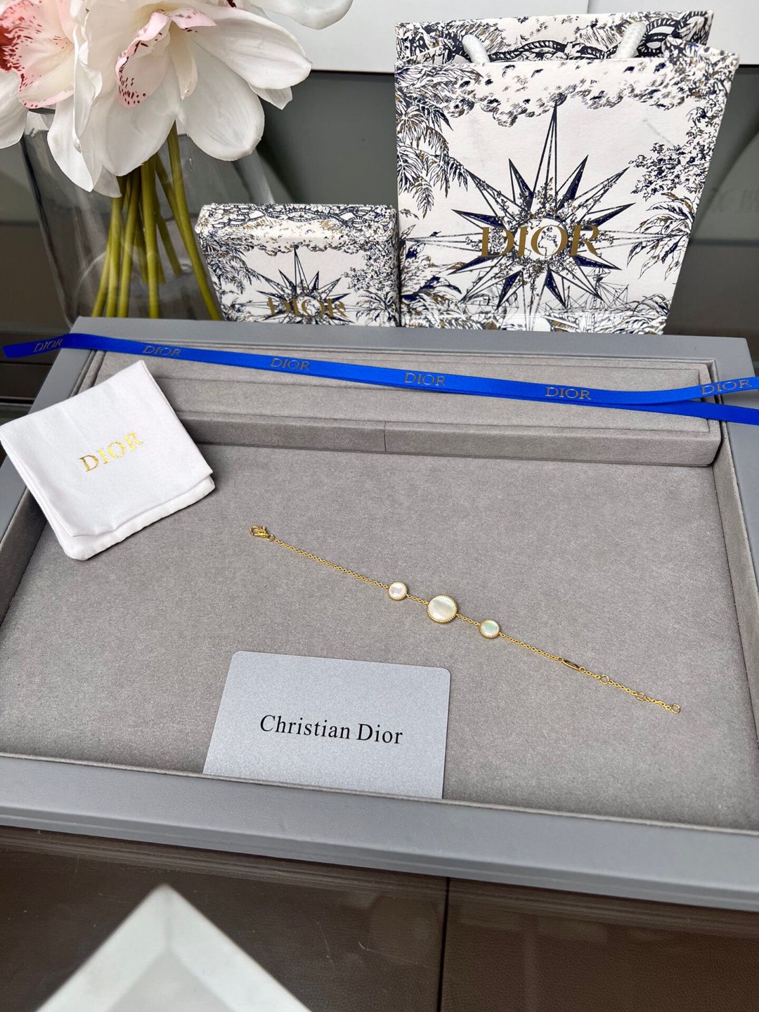 Браслет белый