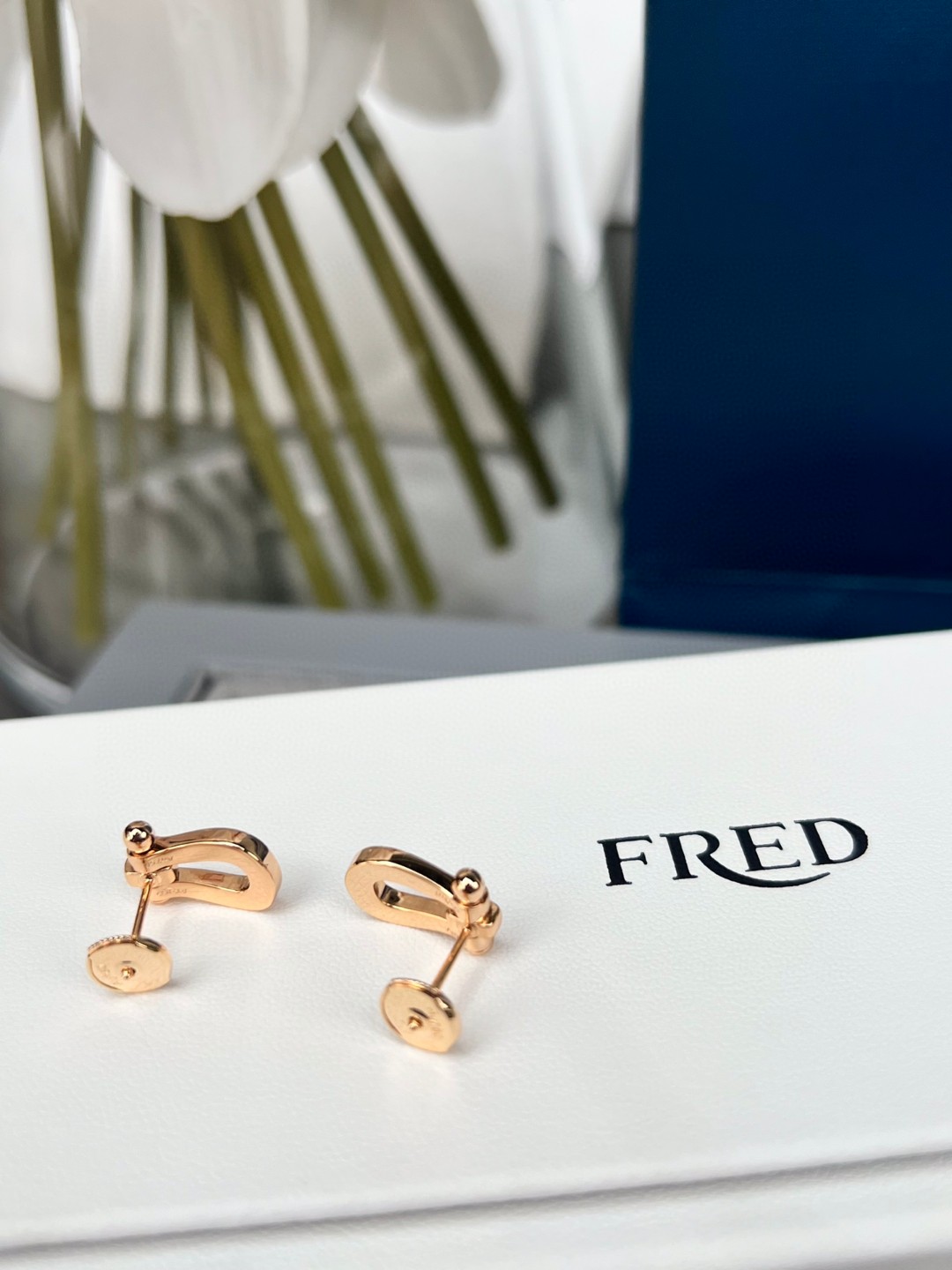“£280 Fred Maverick Earrings: Mid-sized with 40 Round Drills for Fashionable Look” - 图片 5