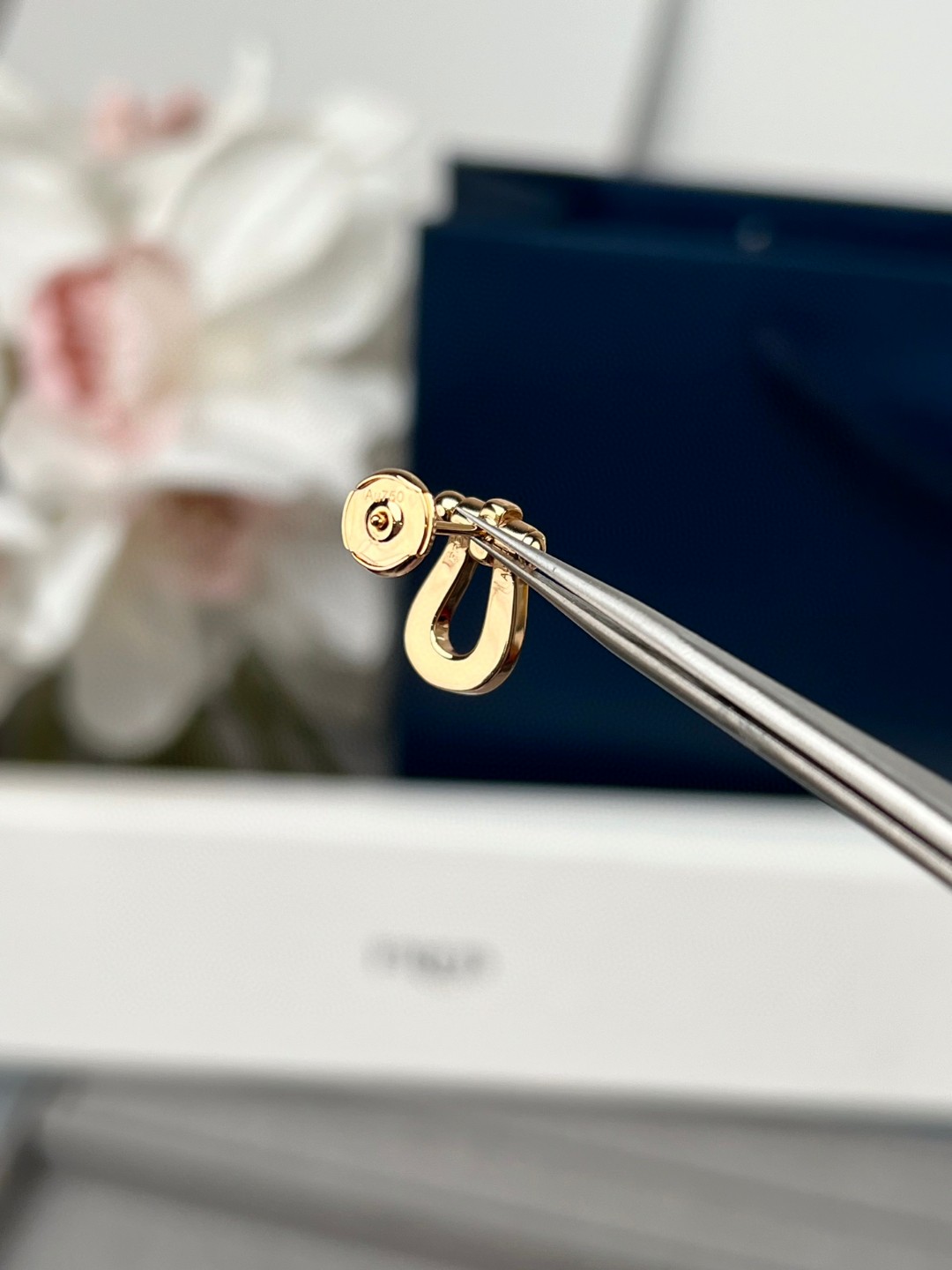 “£280 Fred Maverick Earrings: Mid-sized with 40 Round Drills for Fashionable Look” - 图片 8