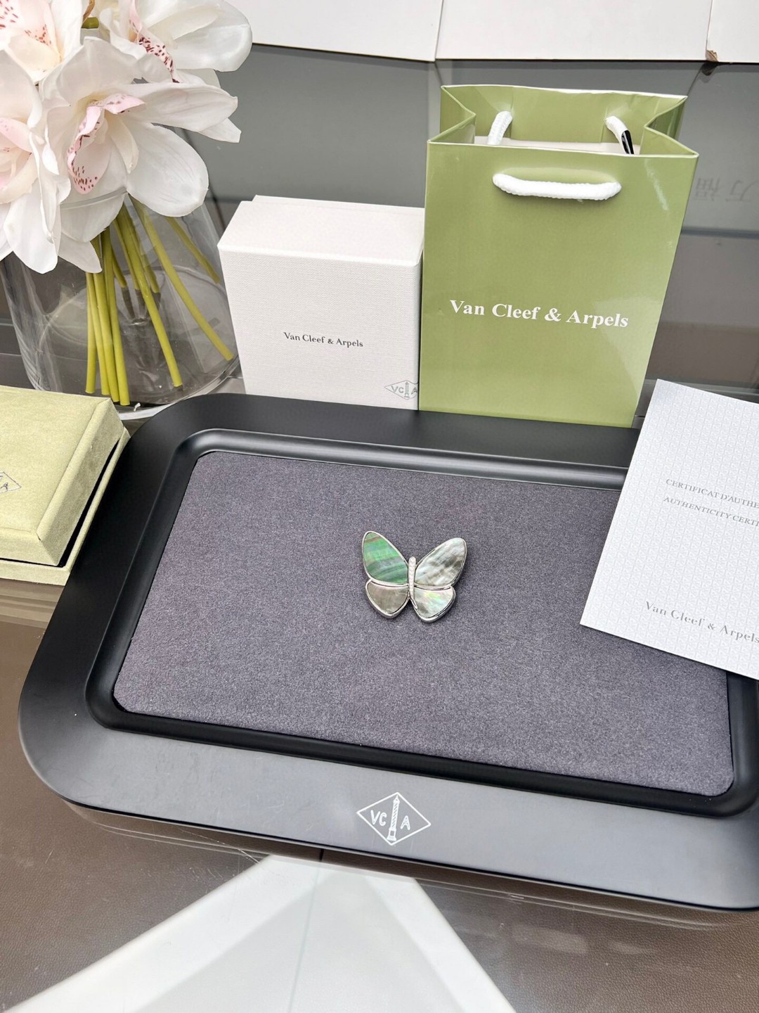 Брошь камни бриллиант