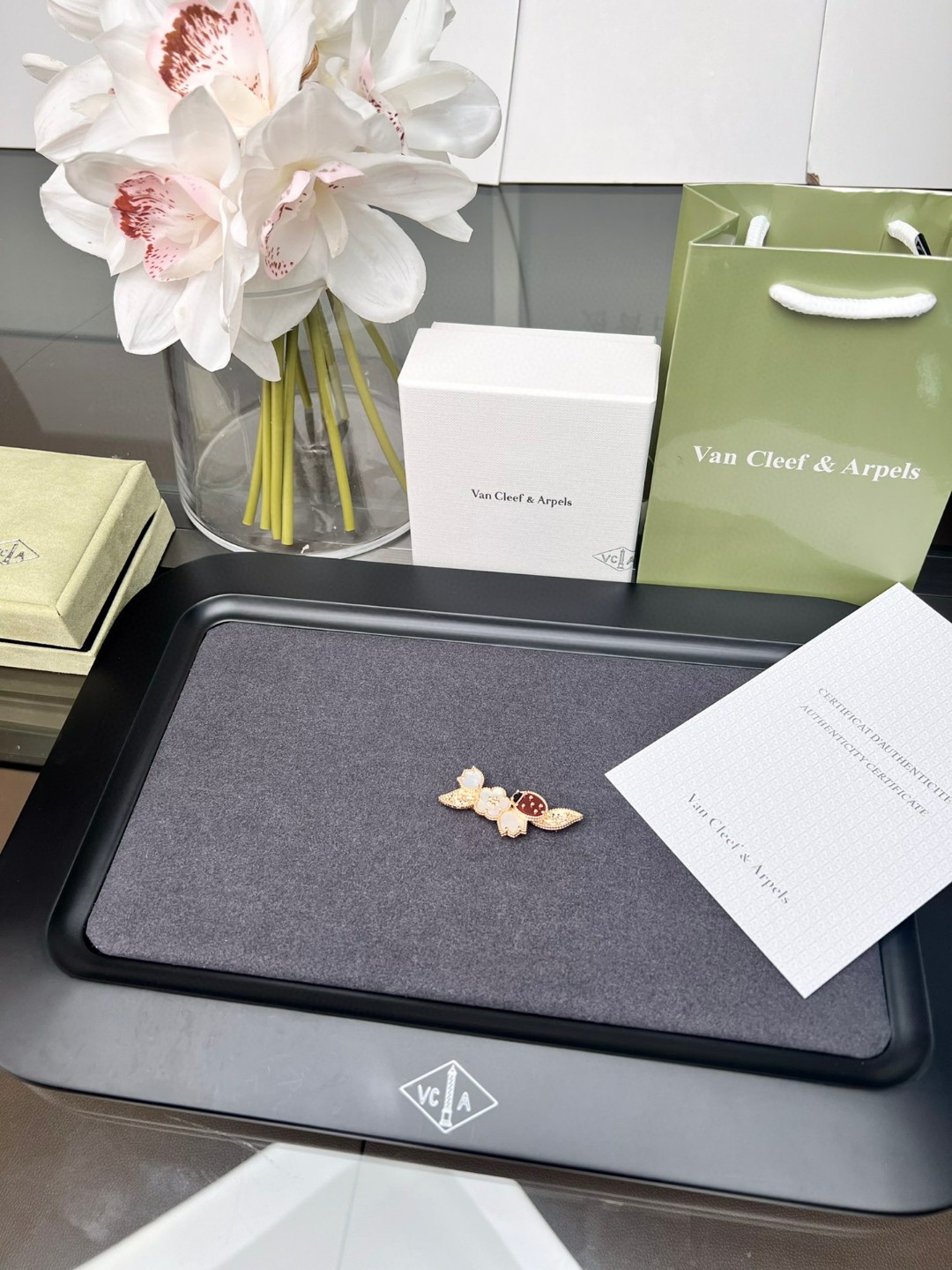 Браслет чёрный белый