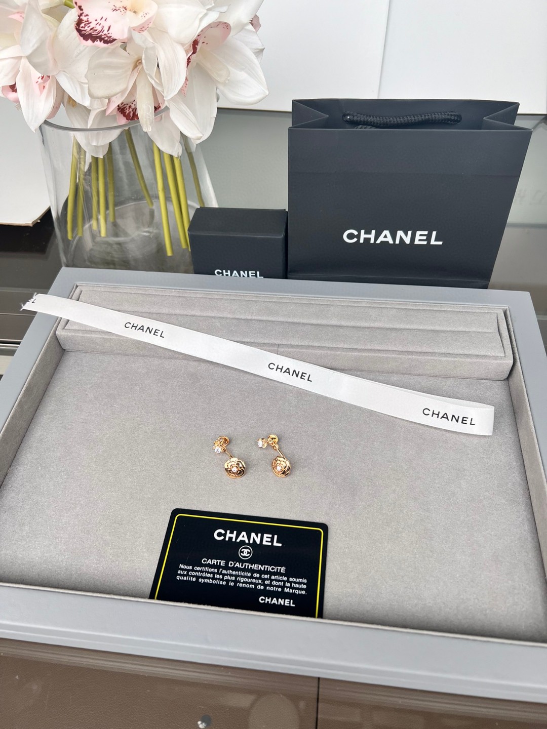 Chanel 香奶奶玫瑰金山茶花耳环～camelia系列18k金奢华珠宝 香家的山茶花不只是一朵花