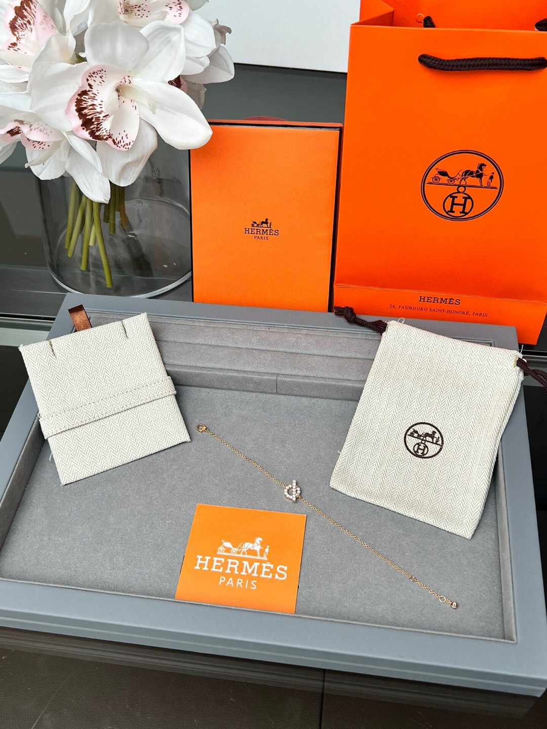 Браслет белый