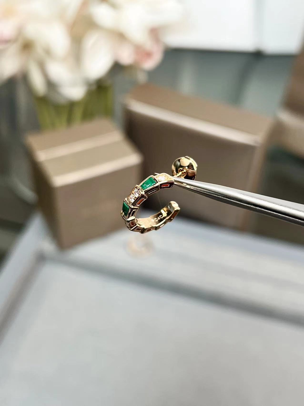 “Serzenti Snake Earring: Heartful and Fascinating Jewelry Collection” - 图片 9