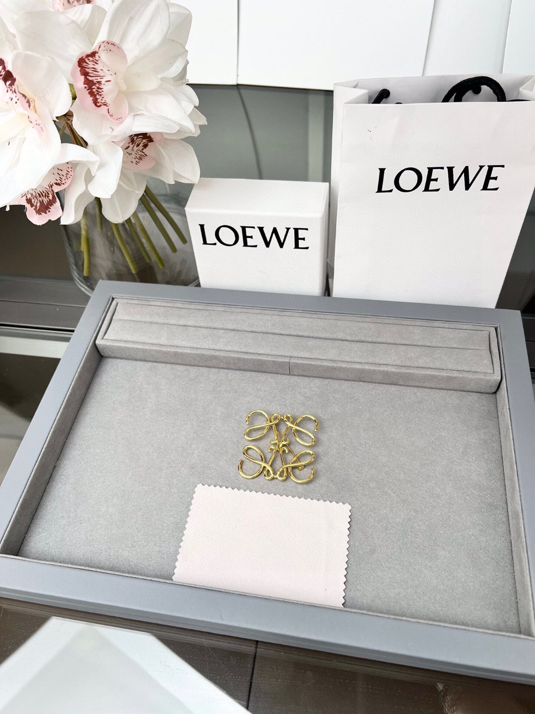 Loewe Брошь