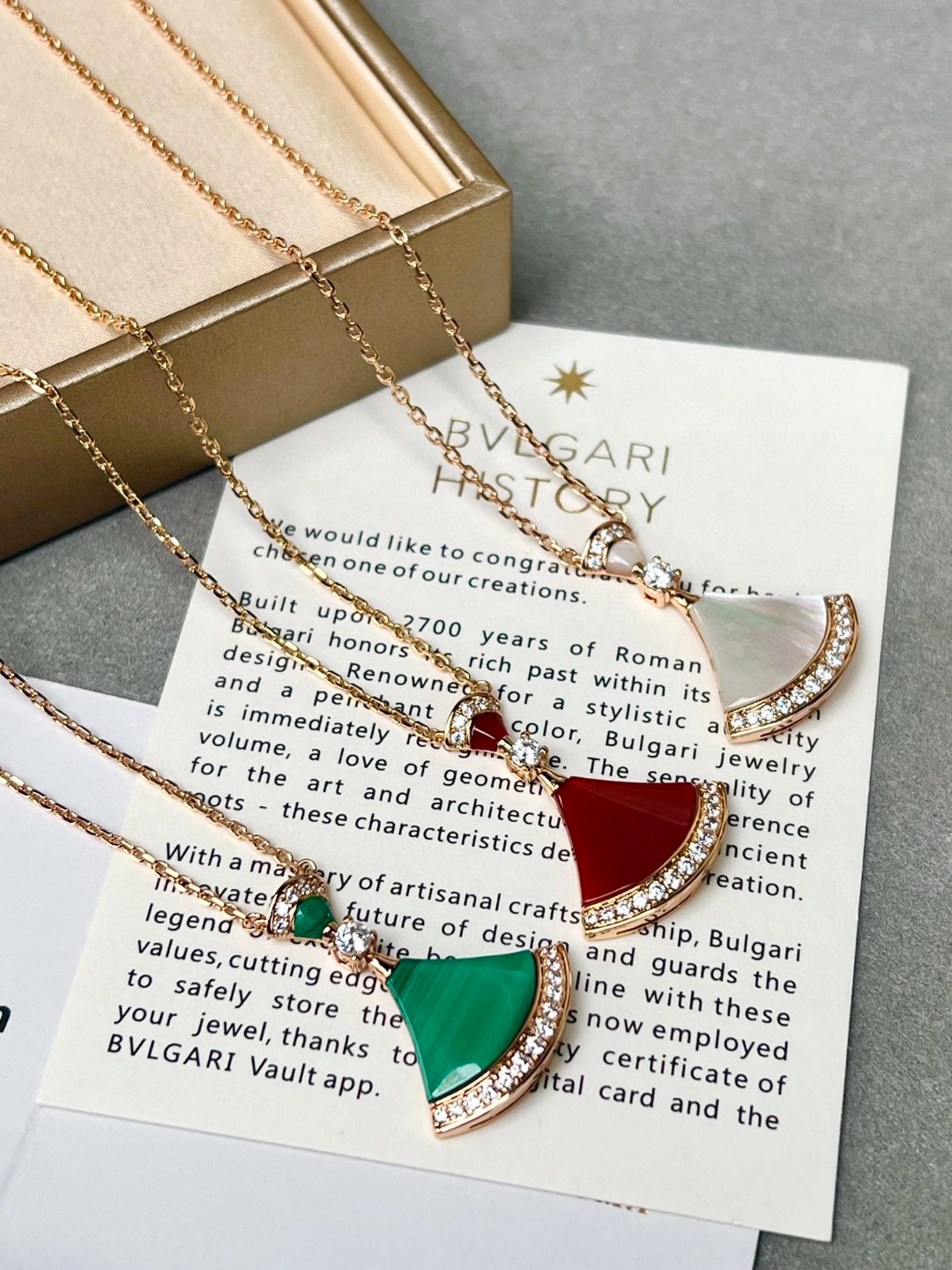 BVLGARI BVLGARI спружынны калье, эксклюзіўная гальванічная тэхналогія, 18K сапраўднае золата, адчуванне - вышэйшая якасць
