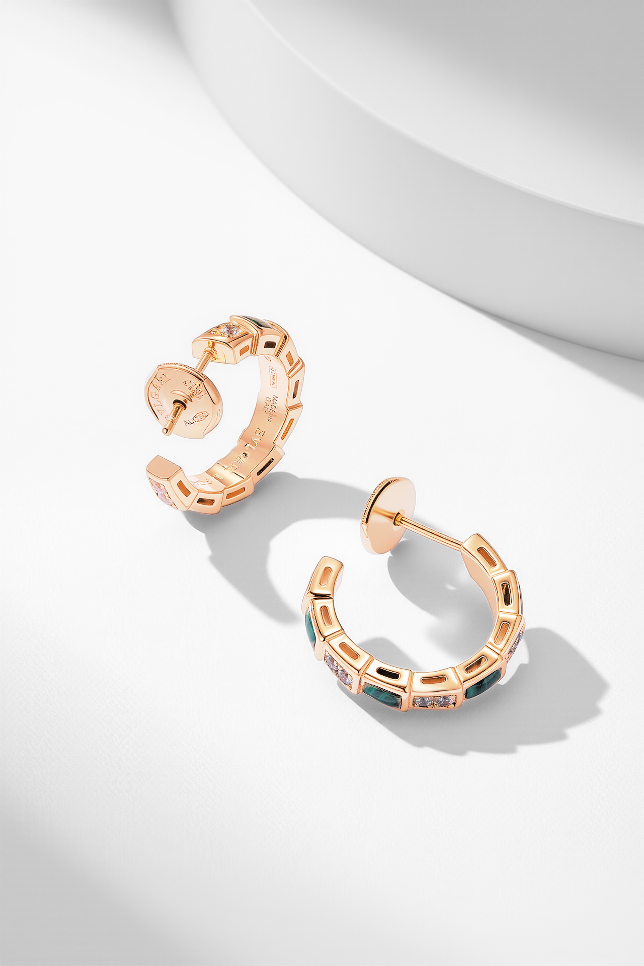 “Serzenti Snake Earring: Heartful and Fascinating Jewelry Collection in Small Size” - 图片 4
