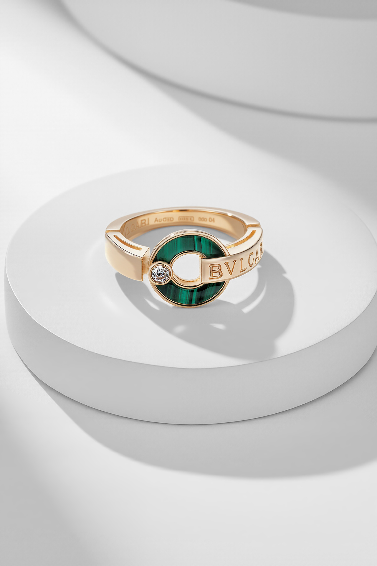 “Unique Copper-Rich ‘Time to Run’ Marriage Ring with Peacockstone Coin Design” - 图片 4