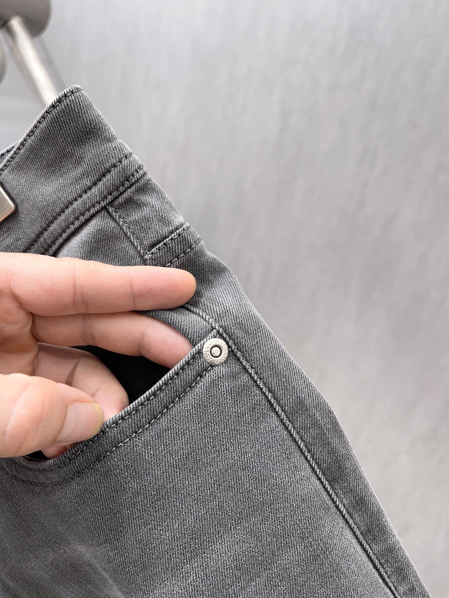Kiton’s Winter Jeans: Trade-Grade, Sophisticated Production, Classic Style, Original Cotton, Cowboy Cloth. - 图片 7