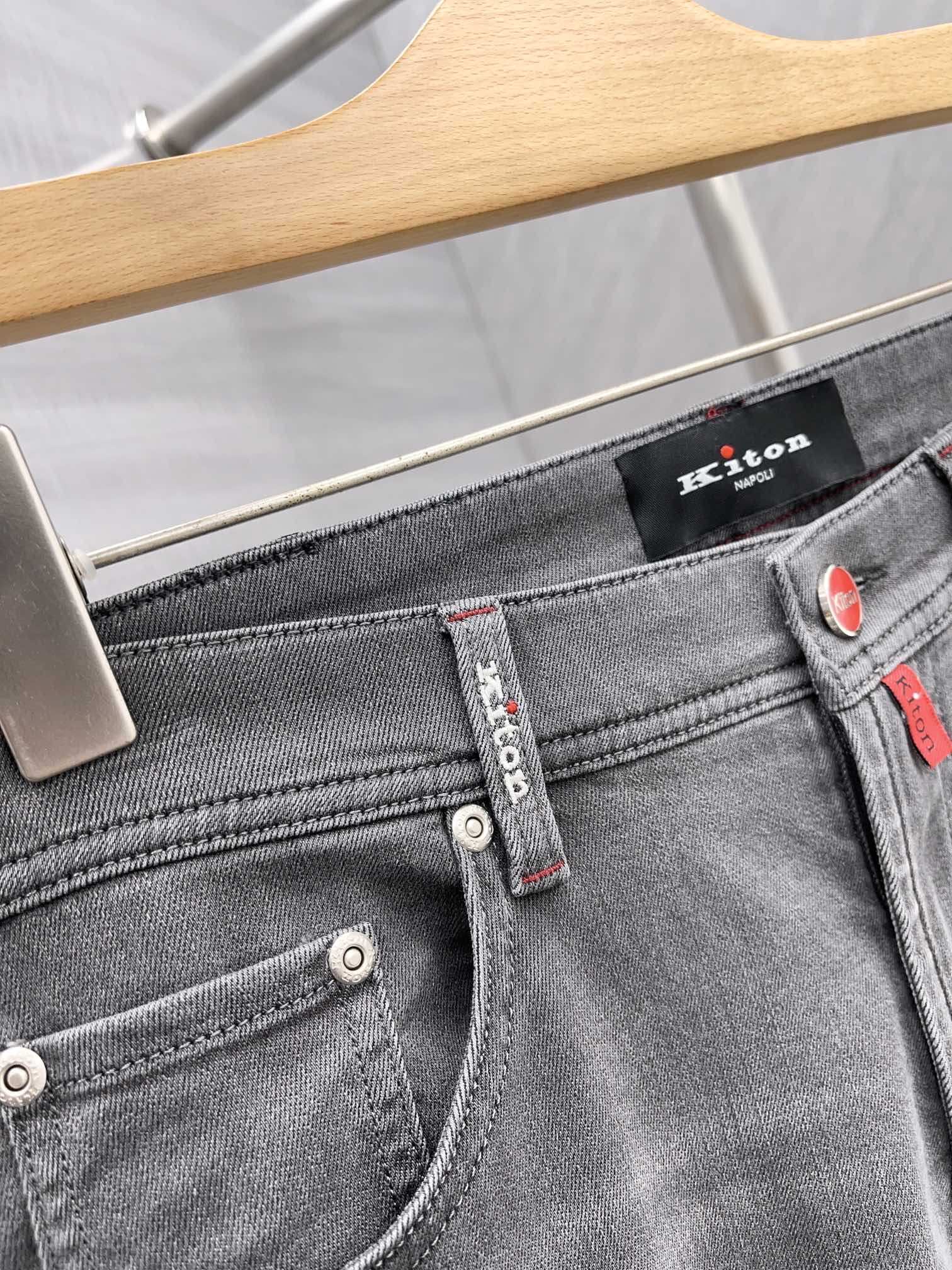 Kiton’s Winter Jeans: Trade-Grade, Sophisticated Production, Classic Style, Original Cotton, Cowboy Cloth. - 图片 4