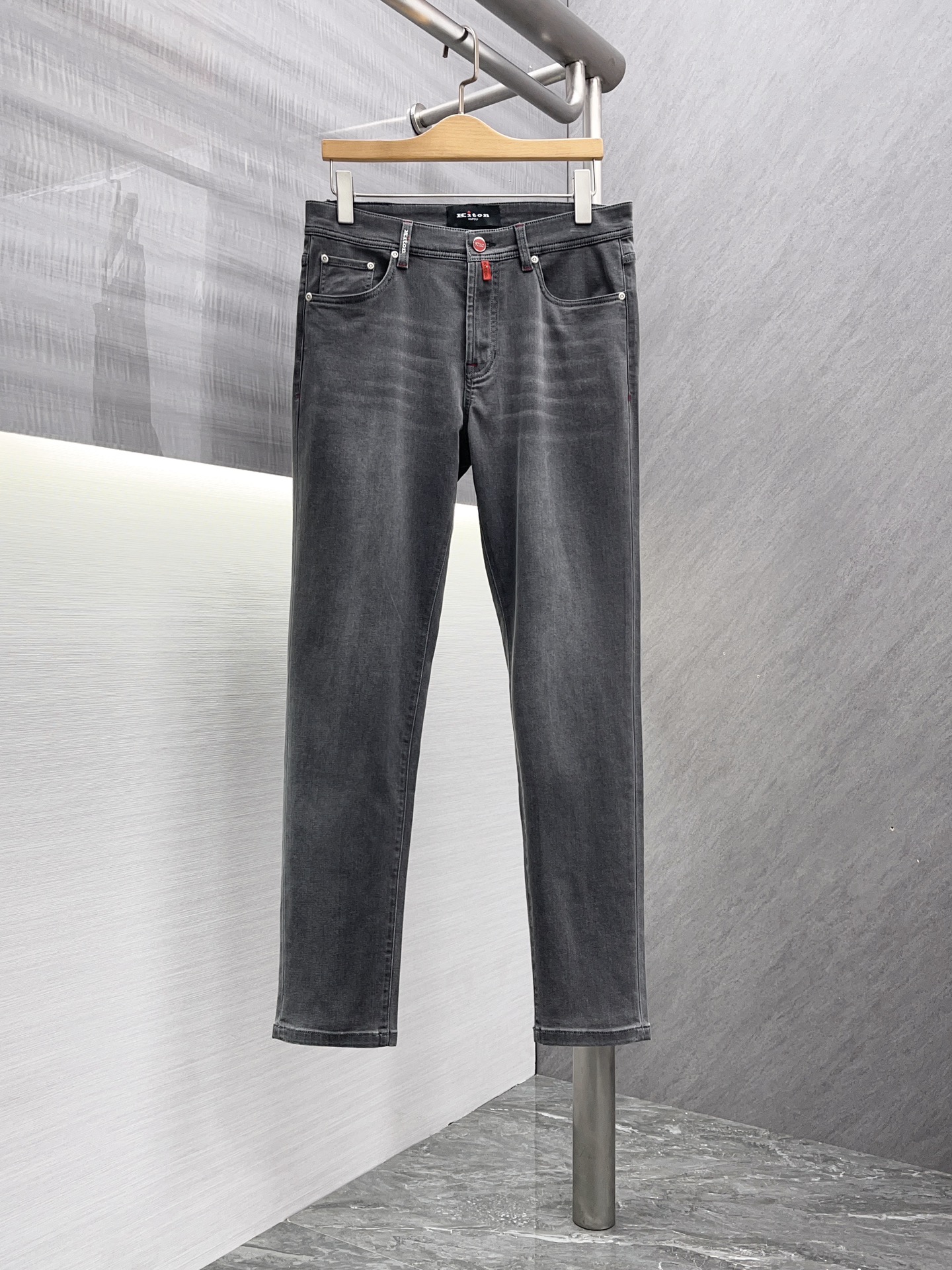 Kiton’s Winter Jeans: Trade-Grade, Sophisticated Production, Classic Style, Original Cotton, Cowboy Cloth. - 图片 1