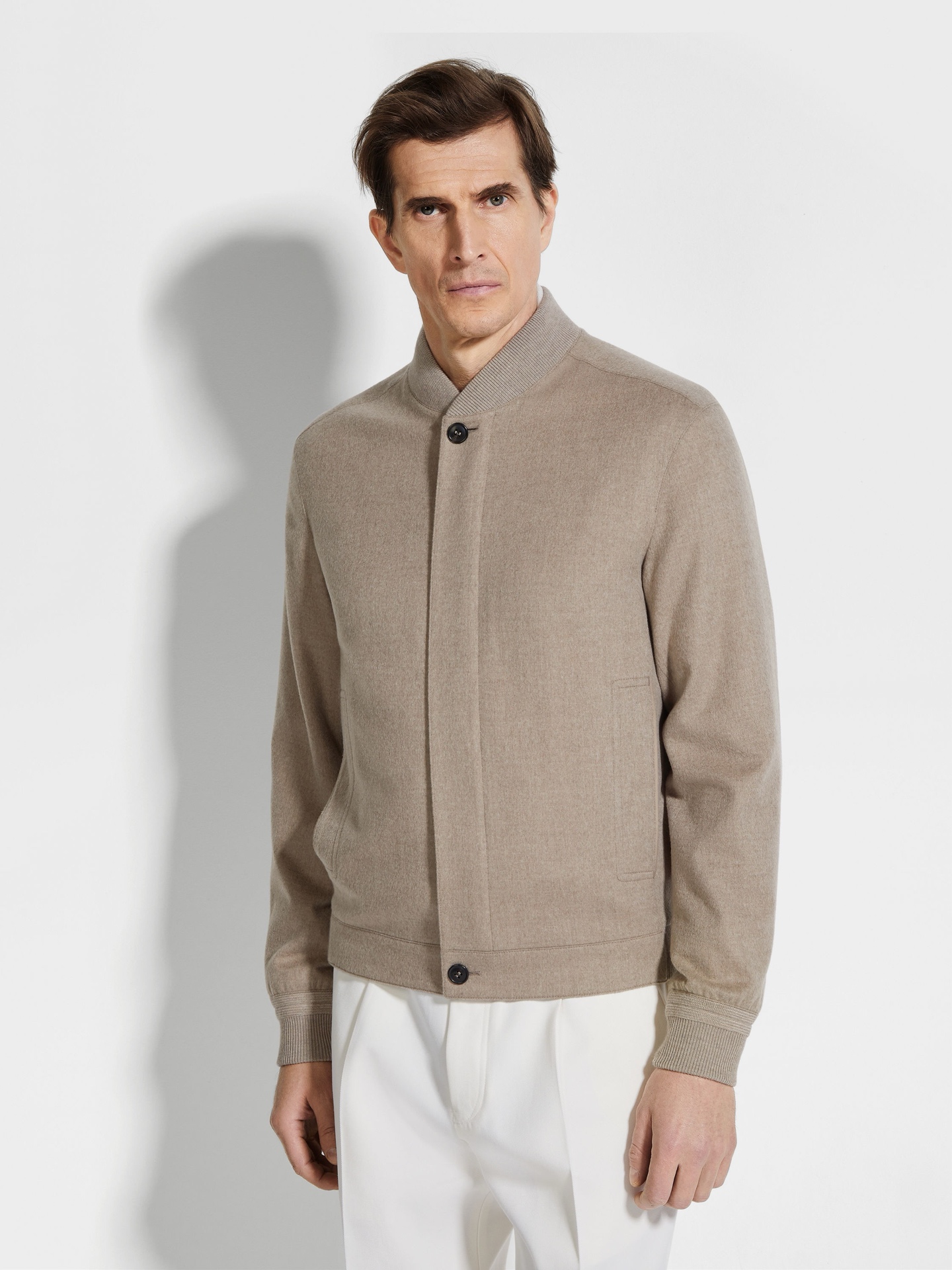 NO:503548,Top quality>Office official website is released simultaneously! All accessories are customized for original products, and the trading company's genuine product orders. High-end custom imported fabrics are extracted from natural plant fibers. They are thinner than ordinary cotton fabrics. They feel soft and comfortable to wear. They are not easy to irritate the skin. The fabric is hygroscopic and breathable. Size: 48-56,,alexander wang19860909顶级品质>专柜官网同步发售！辅料全部原版定制出品,贸易公司真品订单.高级定制进口面料,以天然植物纖維提炼出来,比一般棉织物轻薄 手感柔软,穿着舒适 完全不易有刺激皮肤 面料吸湿性、透气性良好 尺码: 48-56,,alexander wang,Men's clothing