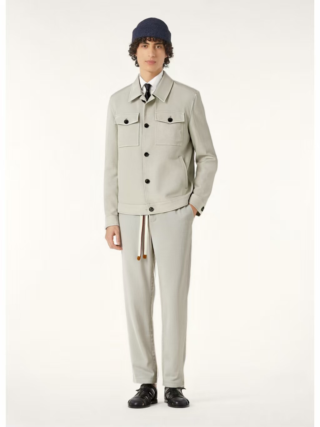 NO:569417,New product suits, tops and trousers for sale, top quality> (linen suits) are on sale simultaneously on the official website of the counter! The accessories are all original and custom-made, genuine orders from trading companies. Advanced custom-made imported fabrics, extracted from natural plant fibers, are lighter and thinner than ordinary cotton fabrics, soft to the touch and comfortable to wear. It is not easy to irritate the skin at all. The fabric has good hygroscopicity and breathability. Size: 48-56, alexander wang19860909新品套装上衣裤拆卖 顶级品质>(亚麻套装)专柜官网同步发售！辅料全部原版定制出品,贸易公司真品订单.高级定制进口面料,以天然植物纖維提炼出来,比一般棉织物轻薄 手感柔软,穿着舒适 完全不易有刺激皮肤 面料吸湿性、透气性良好 尺码: 48-56,,alexander wang,Men's clothing