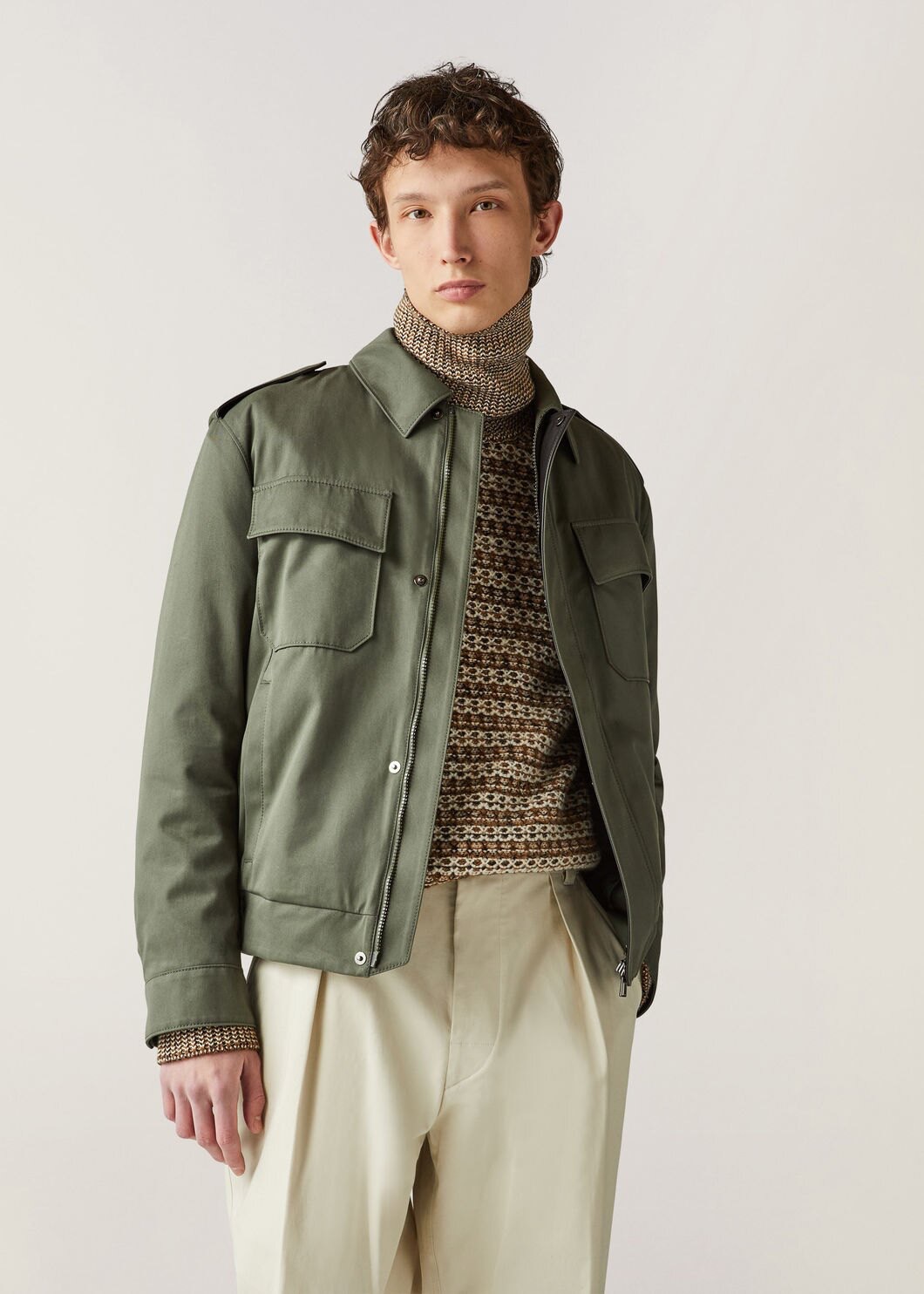 NO:547226,Top quality>Office official website is released simultaneously! All accessories are customized for original products, and the trading company's genuine product orders. High-end custom imported fabrics are extracted from natural plant fibers. They are thinner than ordinary cotton fabrics. They feel soft and comfortable to wear. They are not easy to irritate the skin. The fabric is hygroscopic and breathable. Size: s-xl,,alexander wang19860909顶级品质>专柜官网同步发售！辅料全部原版定制出品,贸易公司真品订单.高级定制进口面料,以天然植物纖維提炼出来,比一般棉织物轻薄 手感柔软,穿着舒适 完全不易有刺激皮肤 面料吸湿性、透气性良好 尺码: s-xl,,alexander wang,Men's clothing