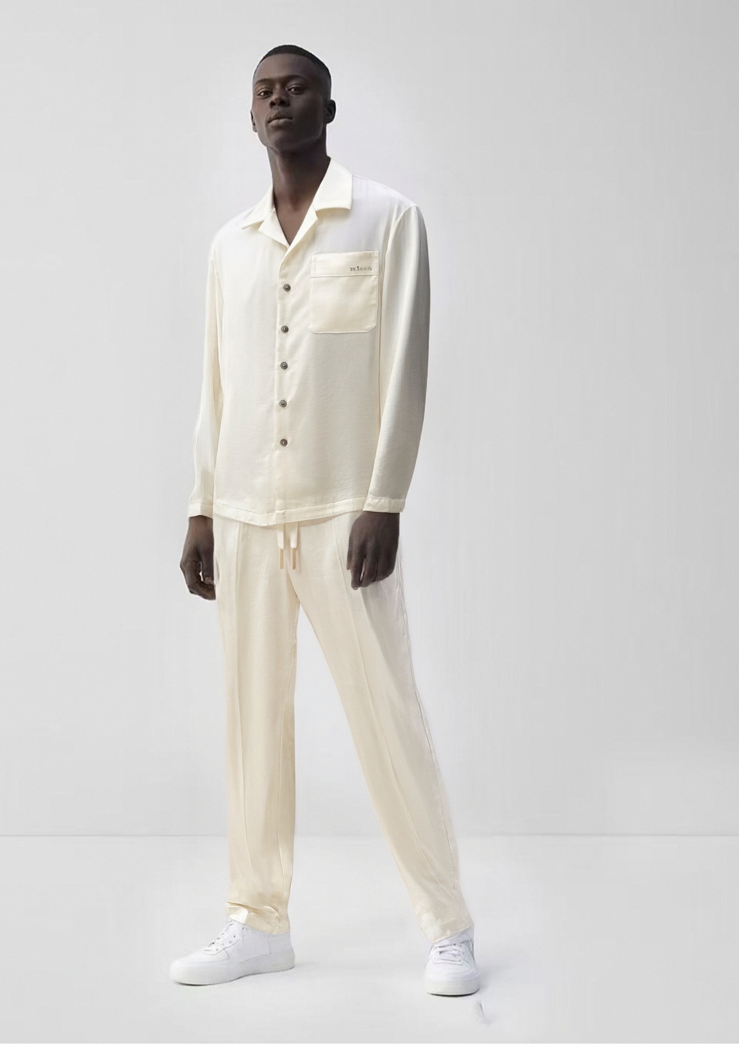 NO:597603,New suit tops and trousers for sale, top quality>sold simultaneously on the official website of the counter! The accessories are all original and custom-made, genuine orders from trading companies. Advanced custom-made imported fabrics, extracted from natural plant fibers, are lighter and thinner than ordinary cotton fabrics, soft to the touch and comfortable to wear. It is not easy to irritate the skin at all. The fabric has good hygroscopicity and breathability. Size: 48-56, alexander wang19860909新品套装上衣,裤拆卖 顶级品质>专柜官网同步发售！辅料全部原版定制出品,贸易公司真品订单.高级定制进口面料,以天然植物纖維提炼出来,比一般棉织物轻薄 手感柔软,穿着舒适 完全不易有刺激皮肤 面料吸湿性、透气性良好 尺码: 48-56,,alexander wang,Men's clothing