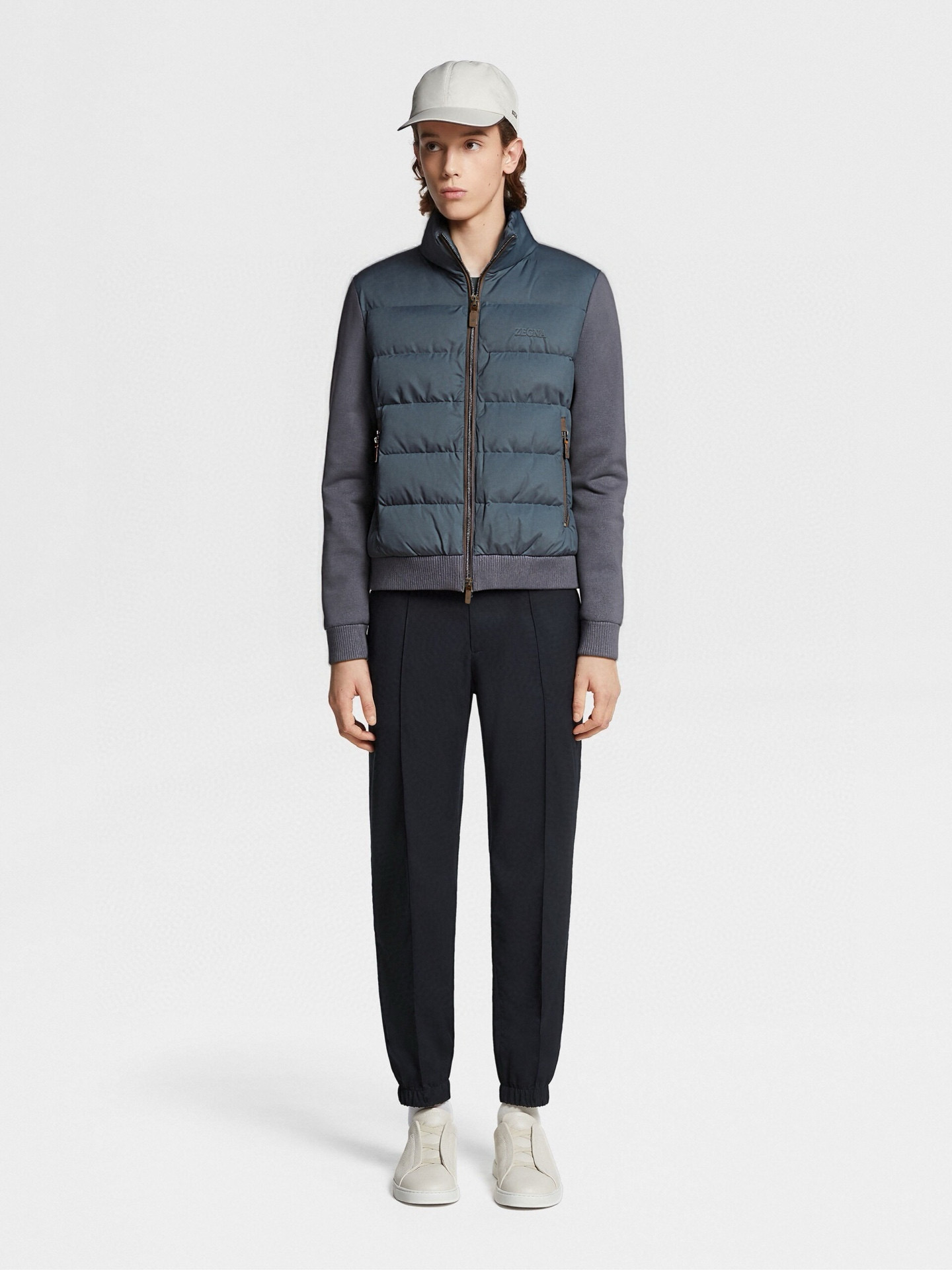 顶级品质>(羽绒系列)专柜官网同步发售！辅料全部原版定制出品，贸易公司真品订单。高级定制进口面料，以天然