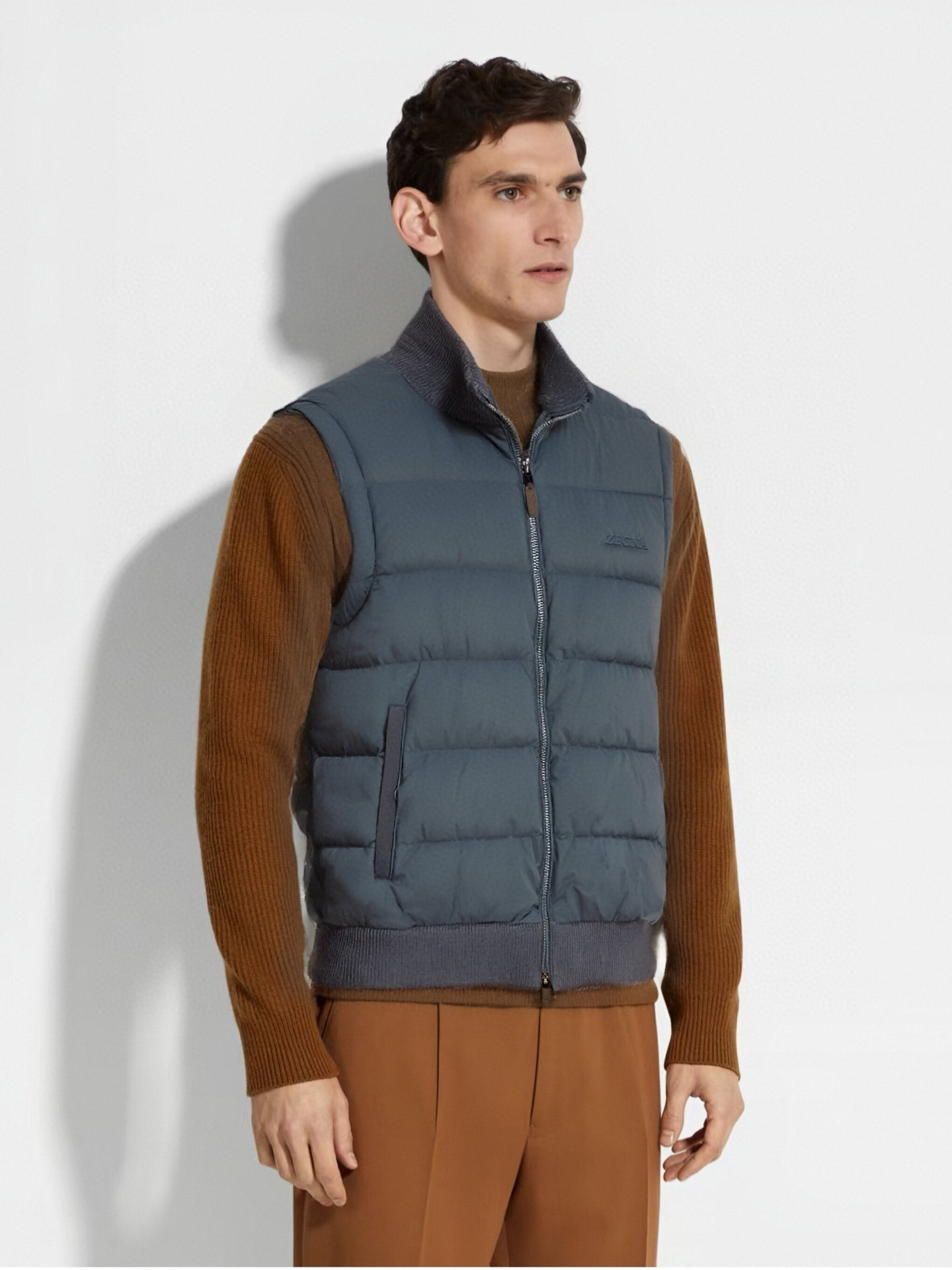 顶级品质>(羽绒系列)专柜官网同步发售！辅料全部原版定制出品，贸易公司真品订单。高级定制进口面料，以天然